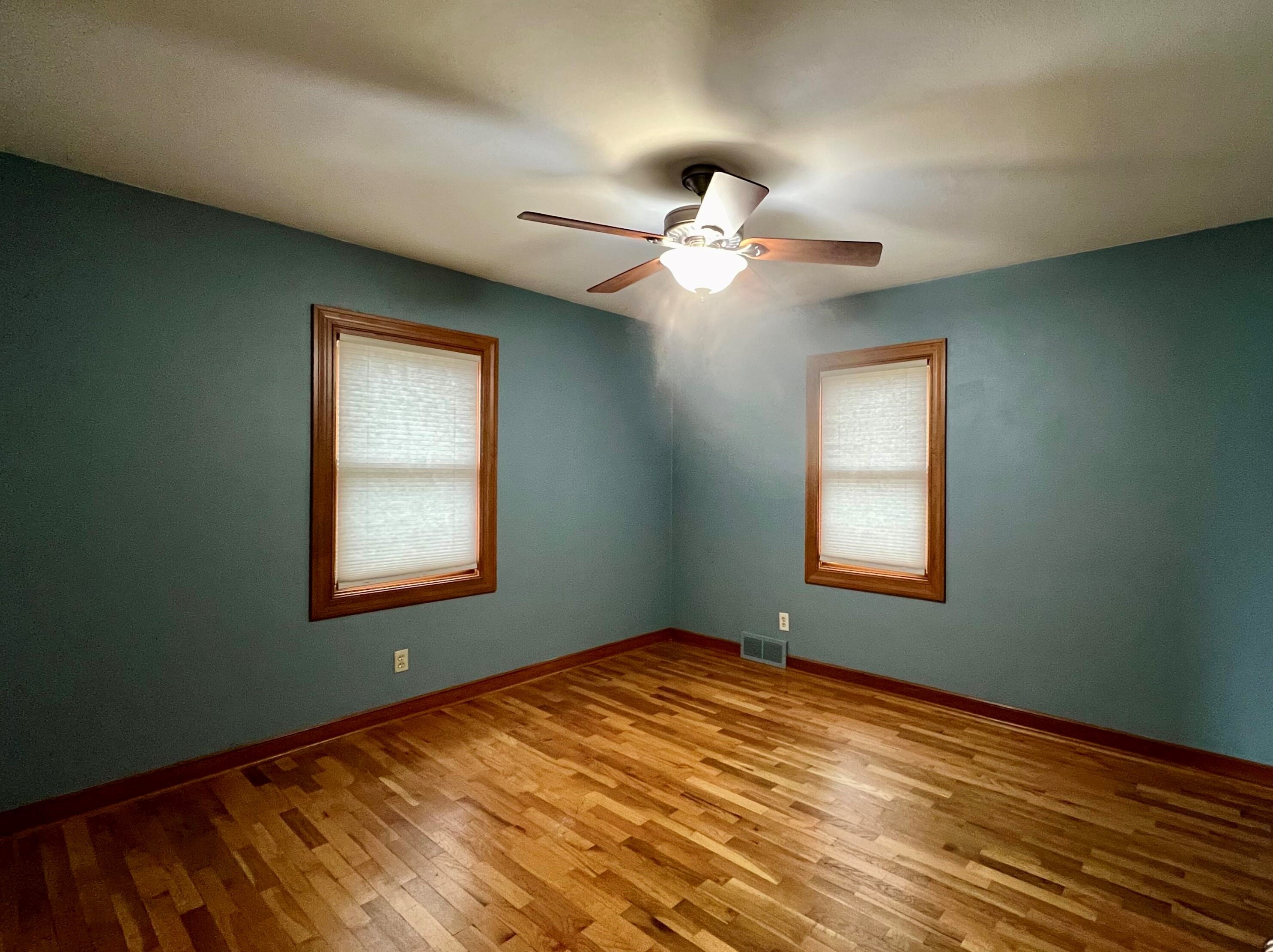 2821 James St, La Crosse WI  54601-7664 exterior