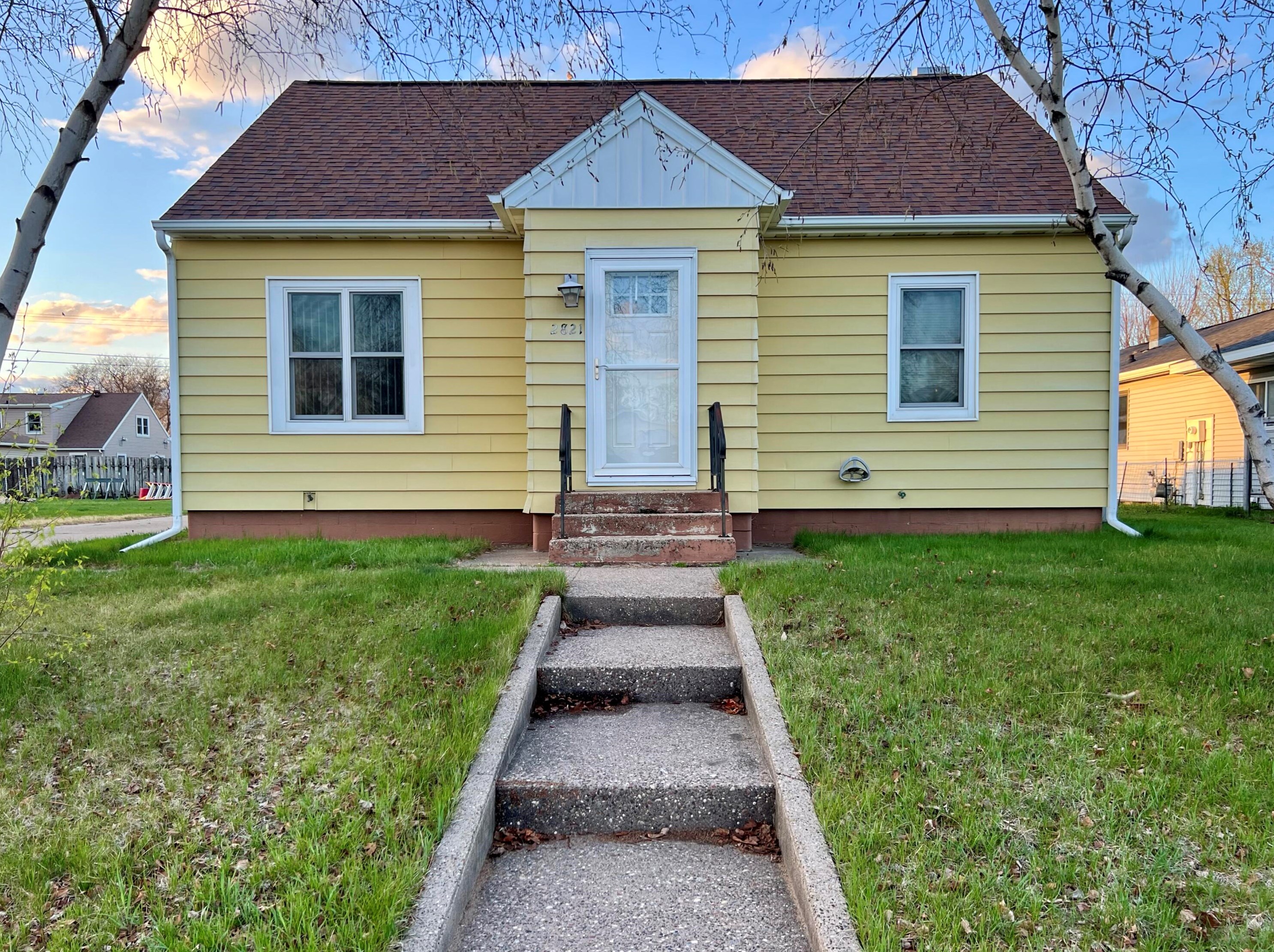 2821 James St, La Crosse, WI 54601