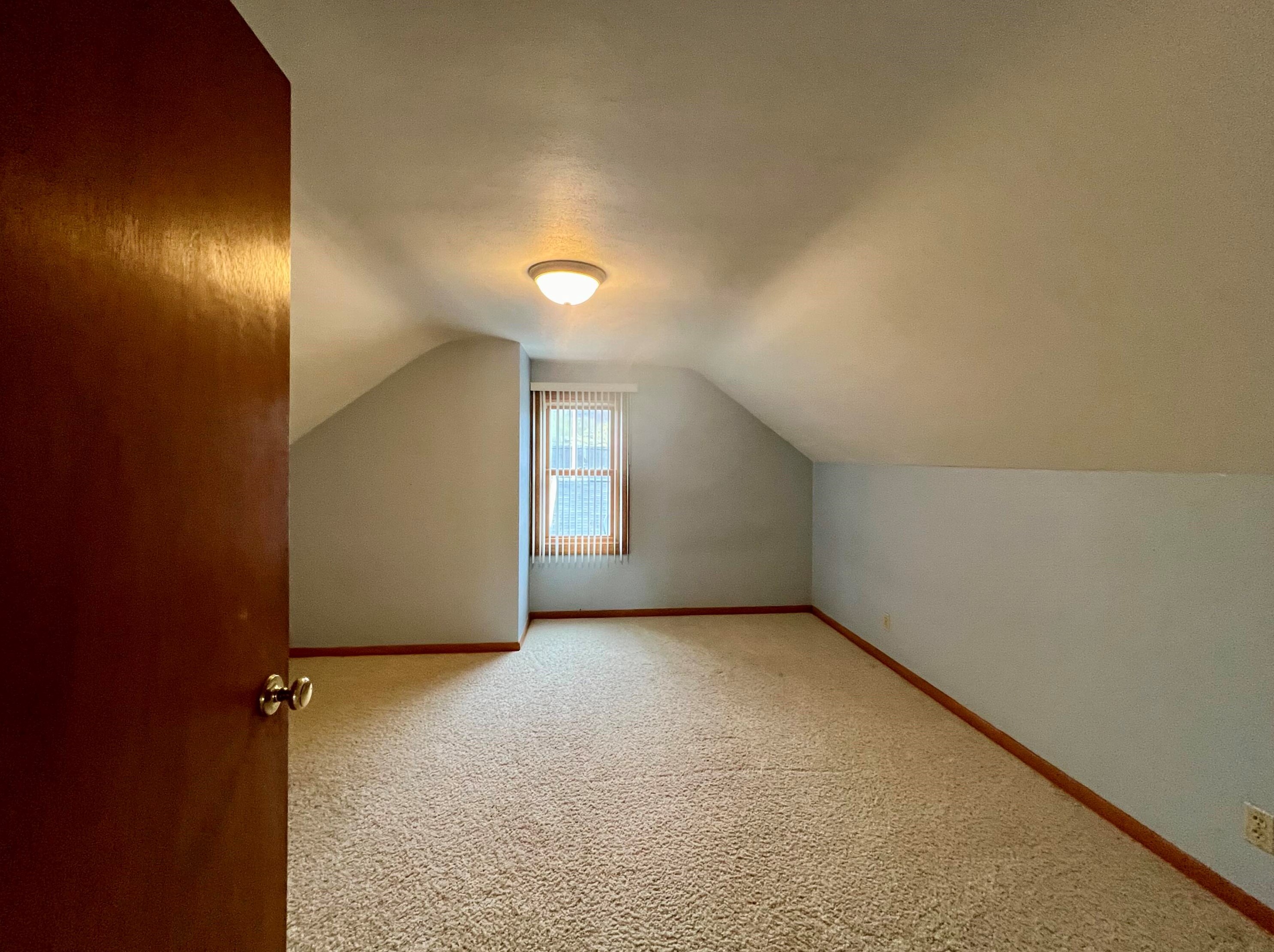 2821 James St, La Crosse WI  54601-7664 exterior