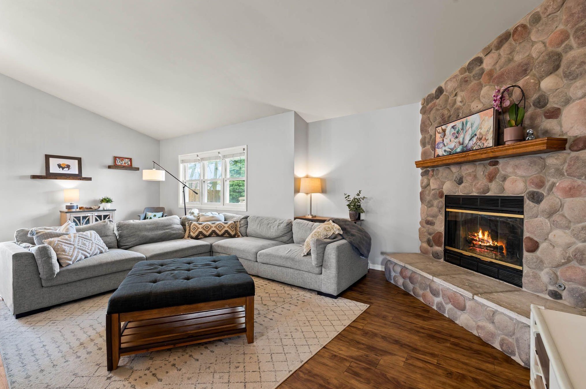 10370 S Ashley Ln, Oak Creek, WI 53154