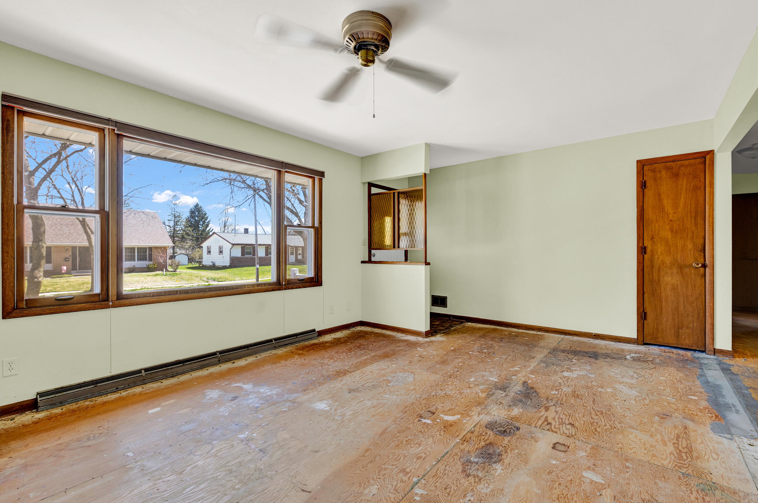 1176 14th Ave, West Bend, WI 53090-1739