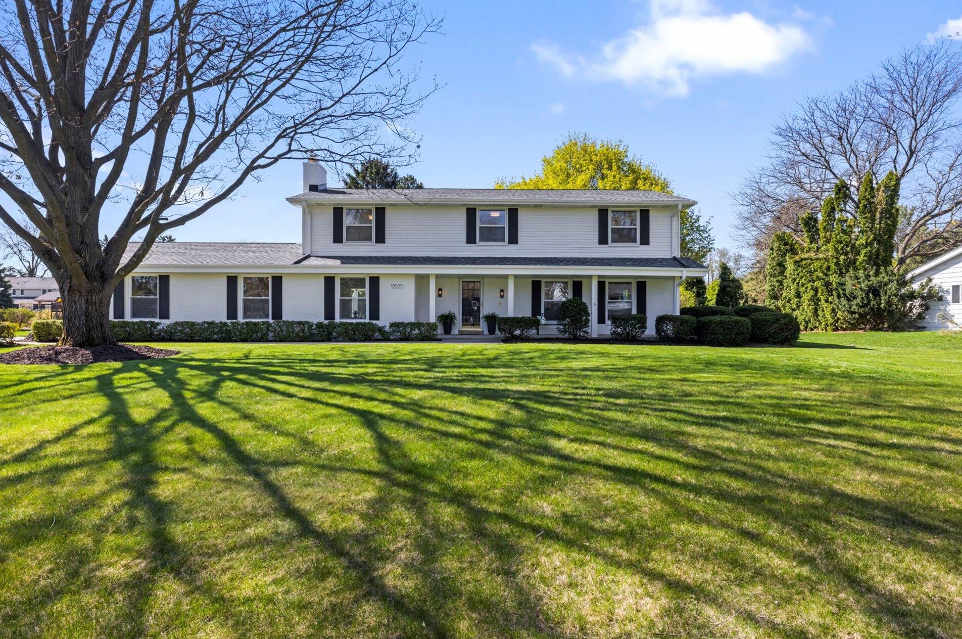 18505 Elm Terrace Dr, Brookfield, WI 53045