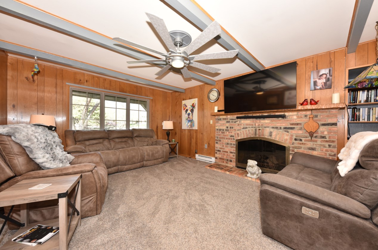 3060 San Marcos Dr, Brookfield, WI 53005