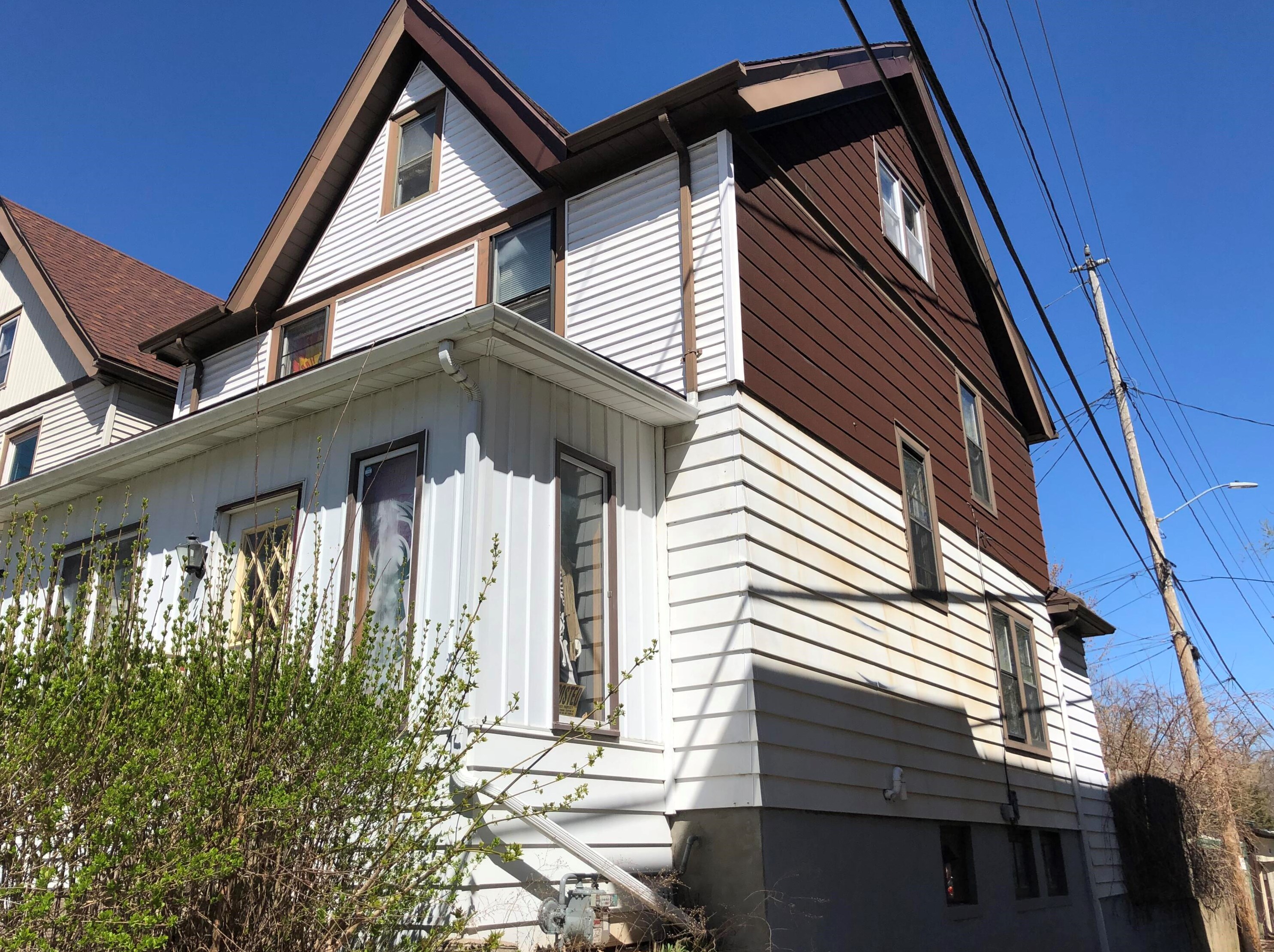 1714 Newport Ave, Milwaukee, WI 53211-2849