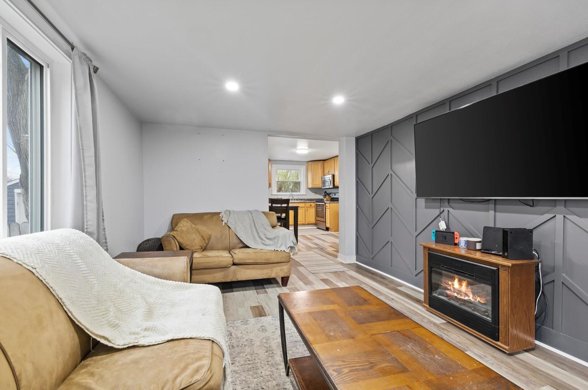 135 Elm St, Pewaukee, WI 53072