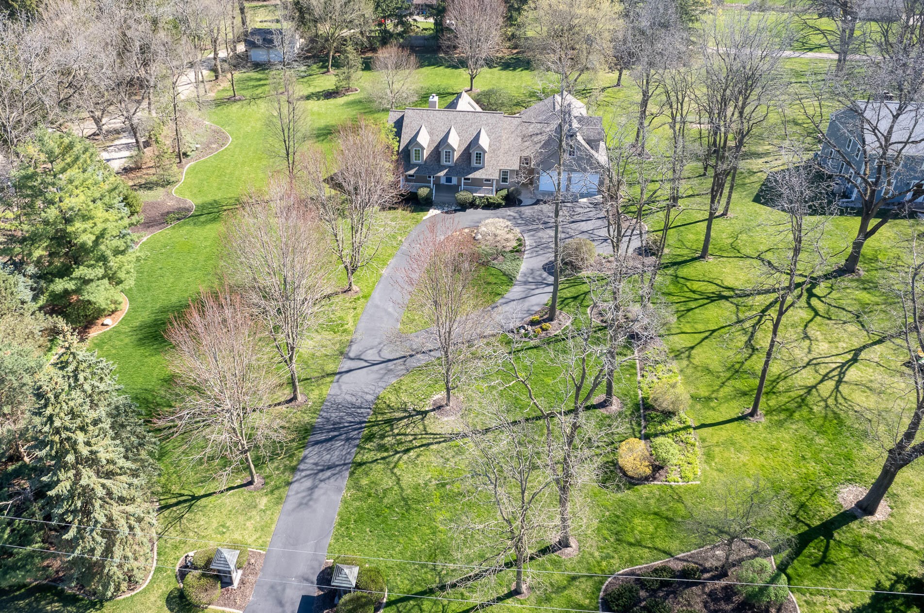 600 Sue Ann Dr, Lake Geneva, WI 53147-2341