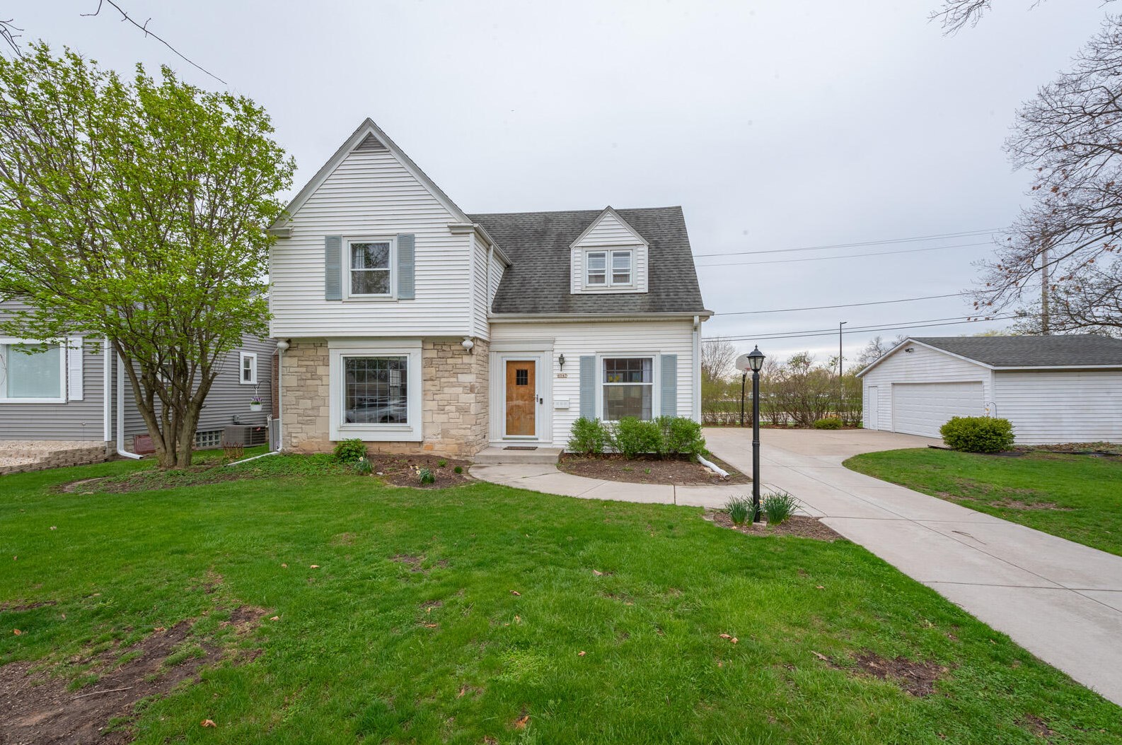 4947 Vollmer Ave, Milwaukee WI 53219-4552 exterior