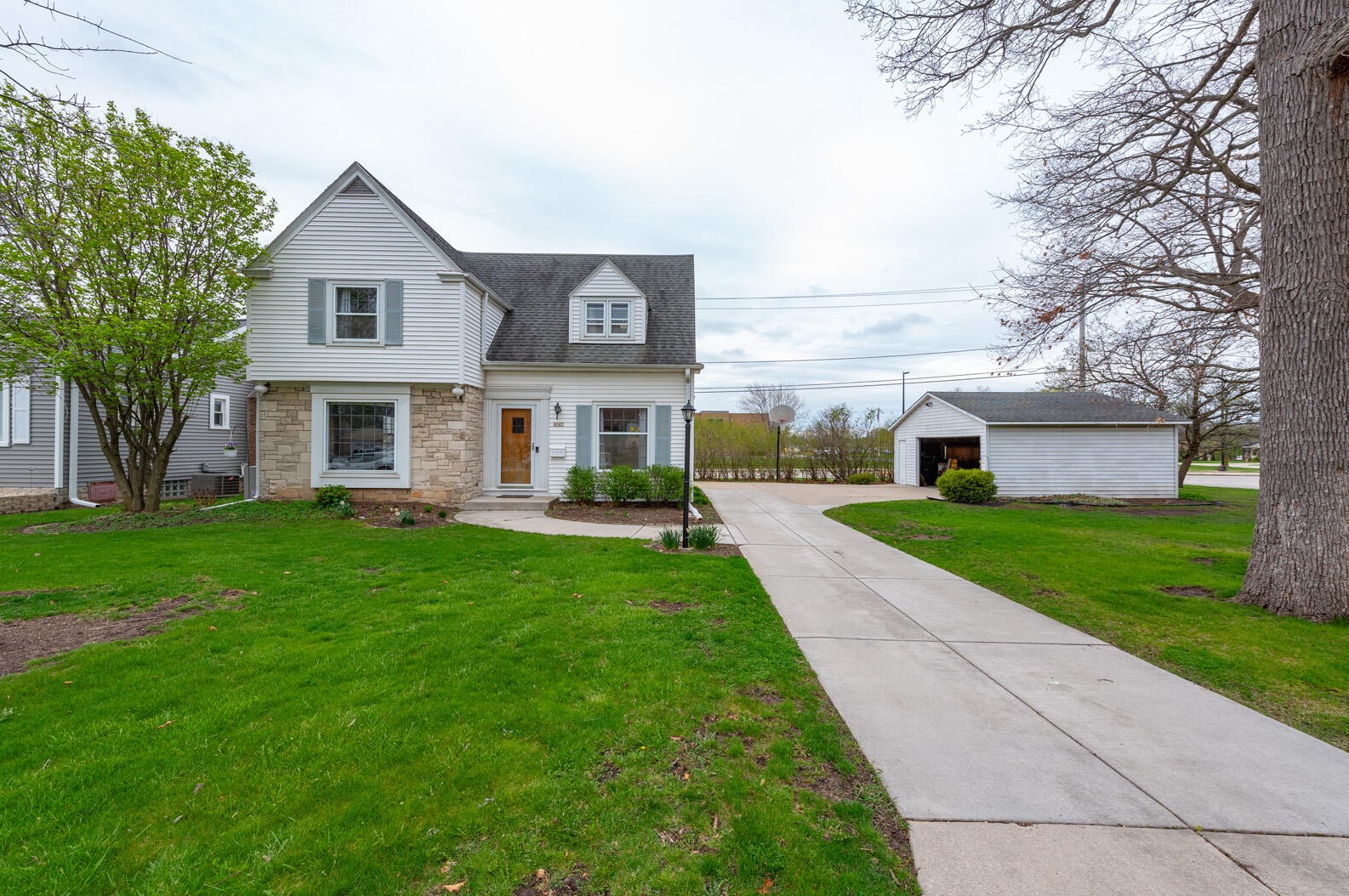 4947 Vollmer Ave, Milwaukee WI 53219-4552 exterior