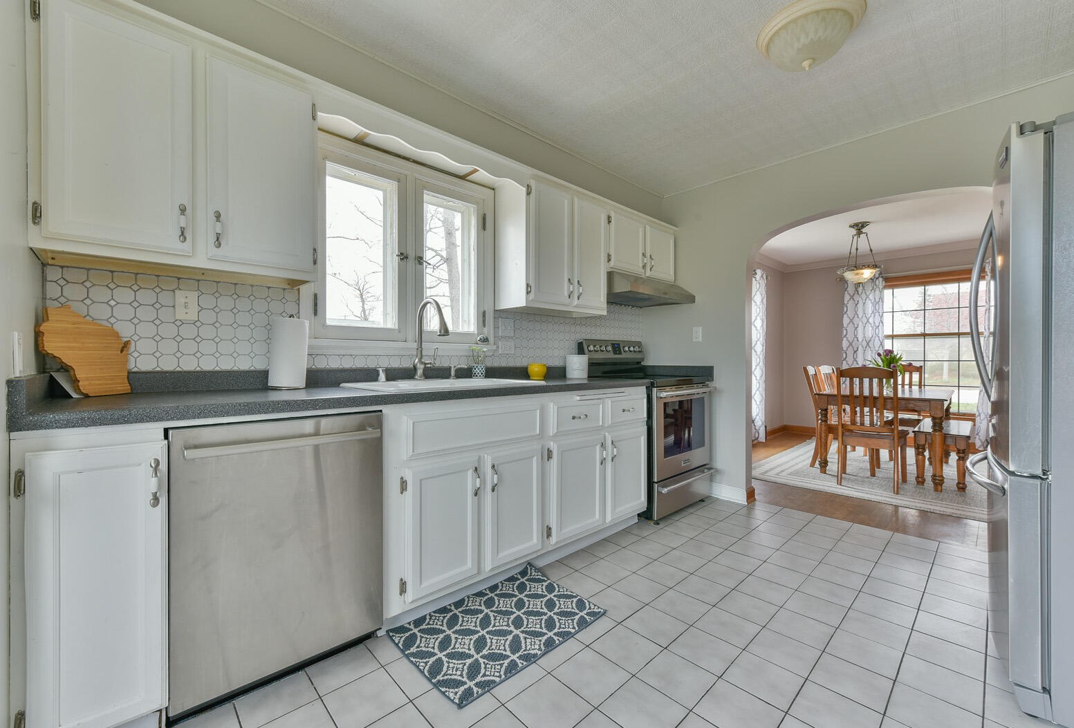 4947 Vollmer Ave, Milwaukee WI 53219-4552 exterior