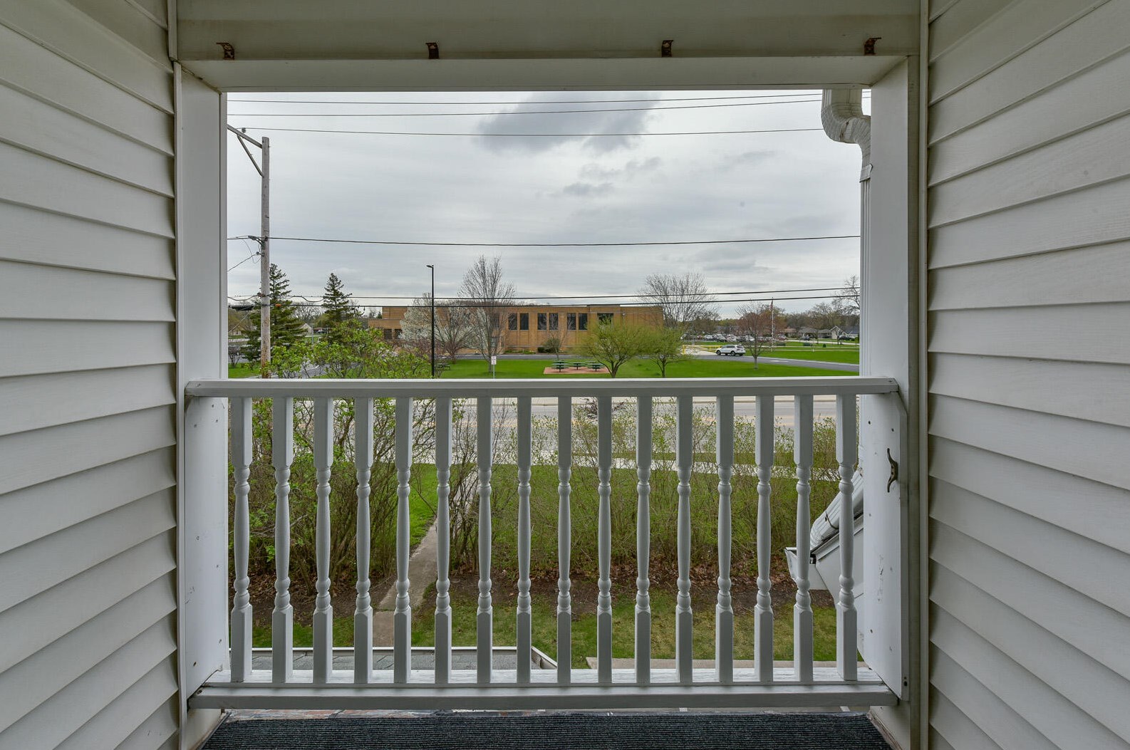 4947 Vollmer Ave, Milwaukee WI 53219-4552 exterior