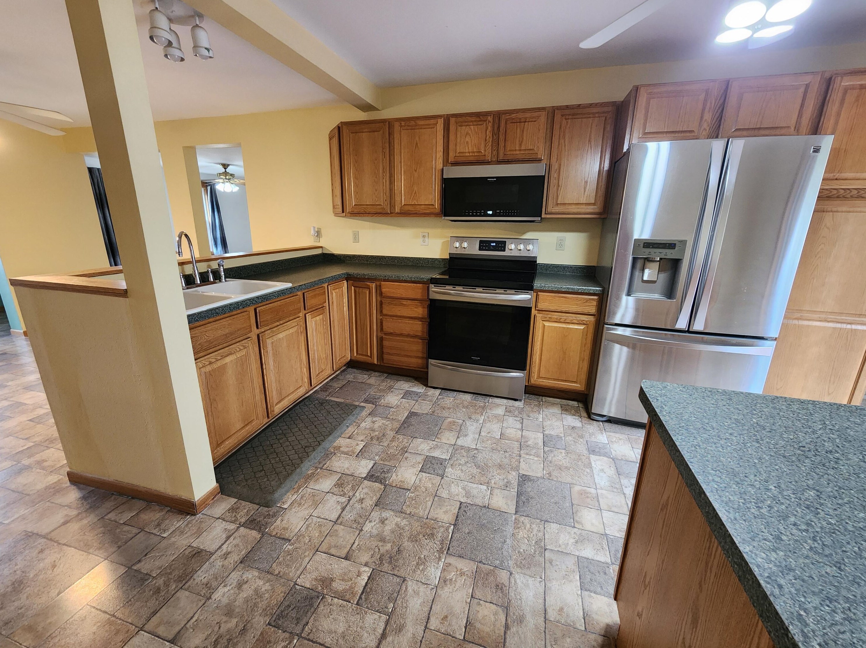 20093 Harris Rd, Centerville, WI 54630-7117