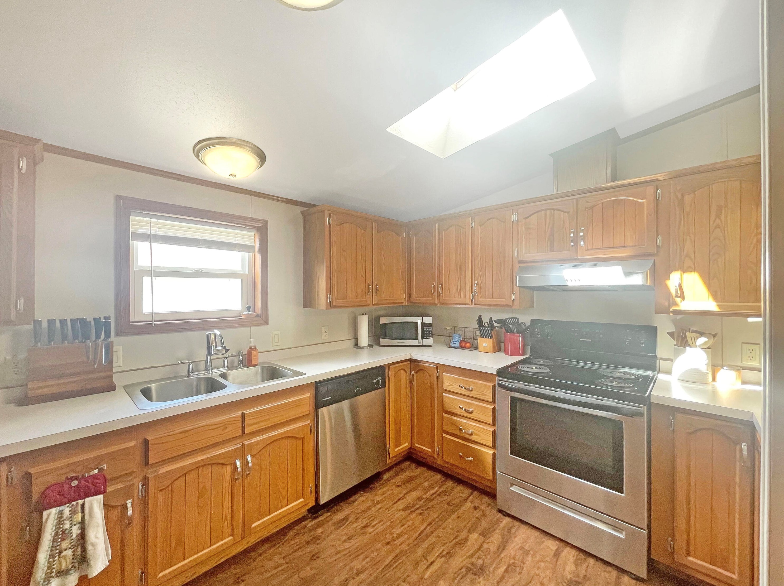 3609 Stone Dr, Sheboygan WI  53083-6006 exterior