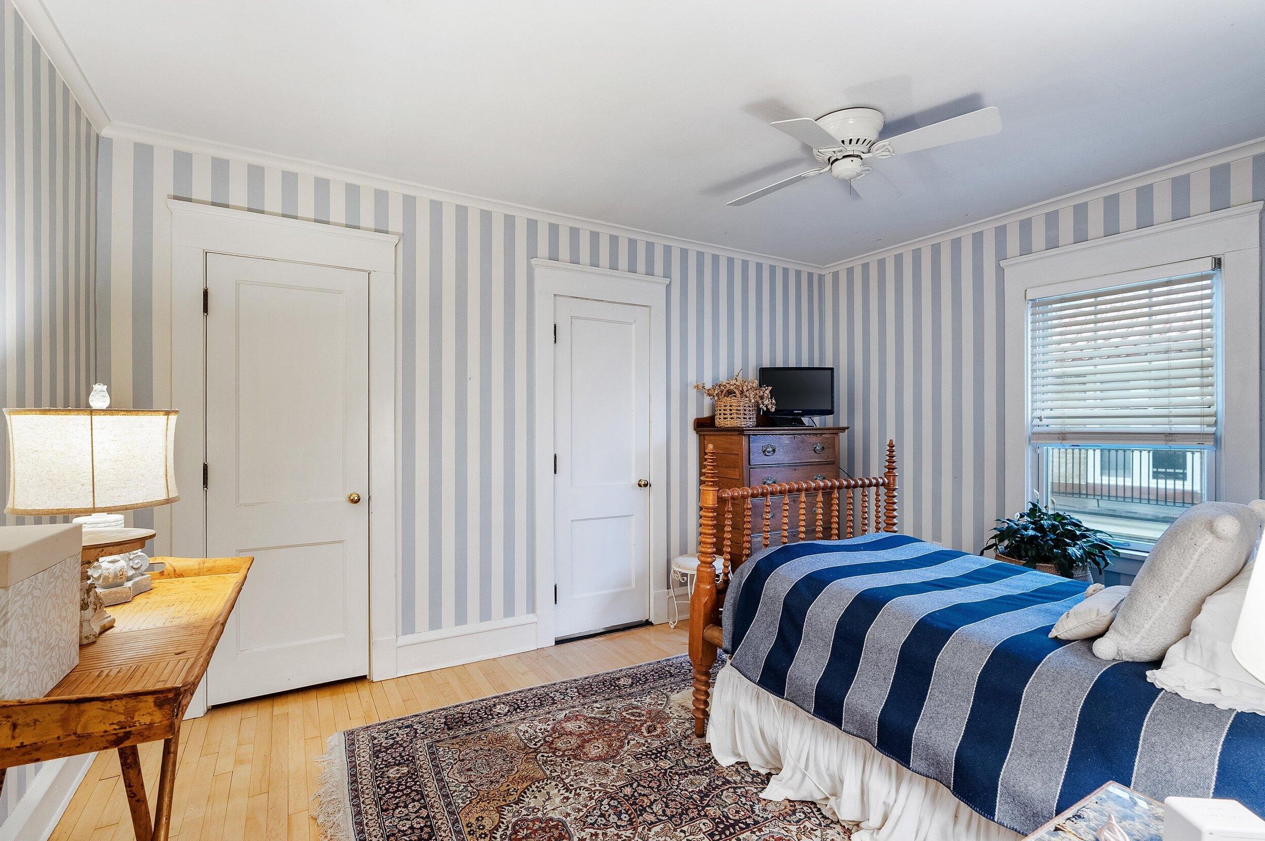 3467 Hackett Ave, Milwaukee WI 53211-2638 exterior