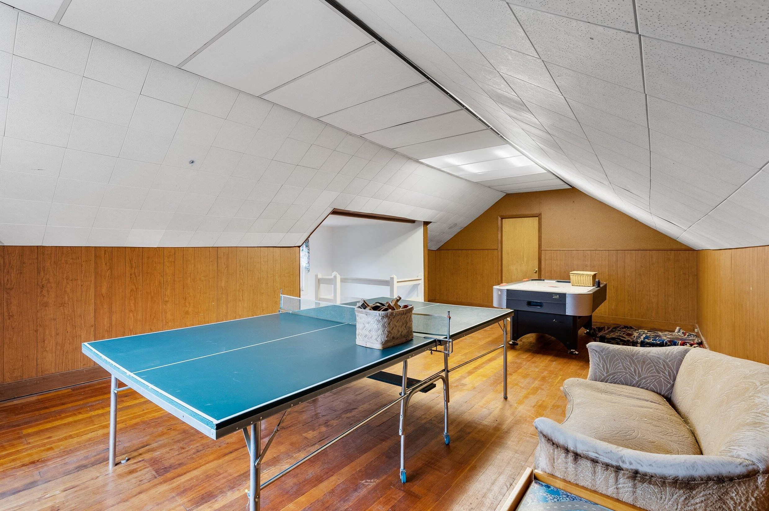 3467 Hackett Ave, Milwaukee WI 53211-2638 exterior