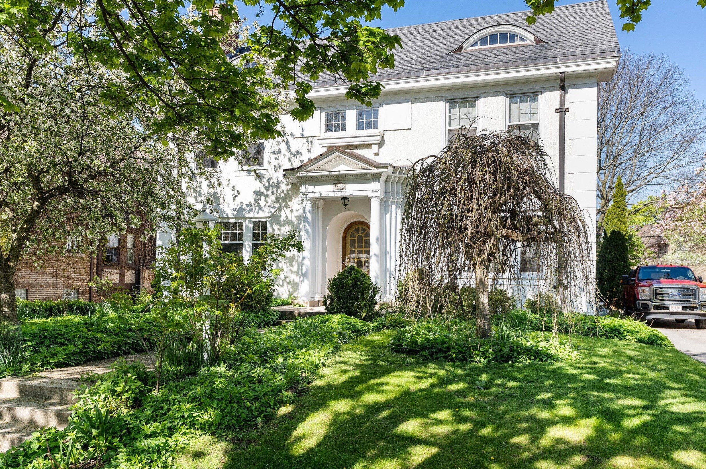 3467 Hackett Ave, Milwaukee WI 53211-2638 exterior