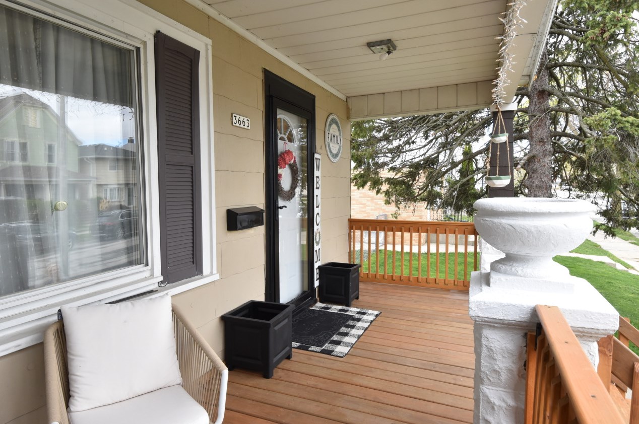 3663 Munkwitz Ave, Cudahy, WI 53110-1609