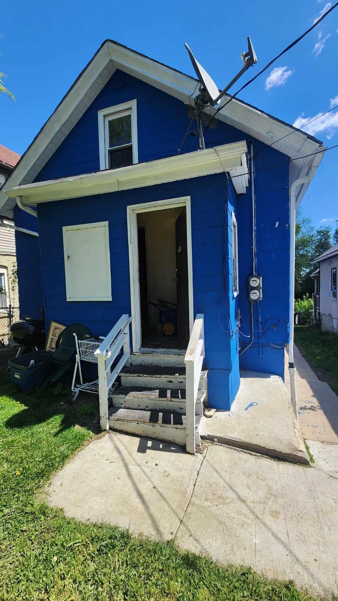 1945 5th Pl, Milwaukee WI  53204-3905 exterior