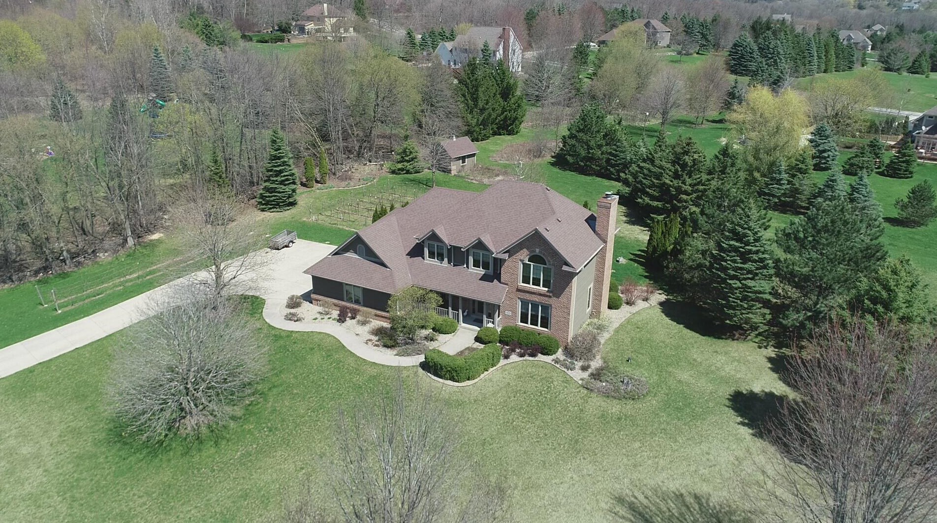 1430 Hilltop View Ct, Hubertus, WI 53033-9436