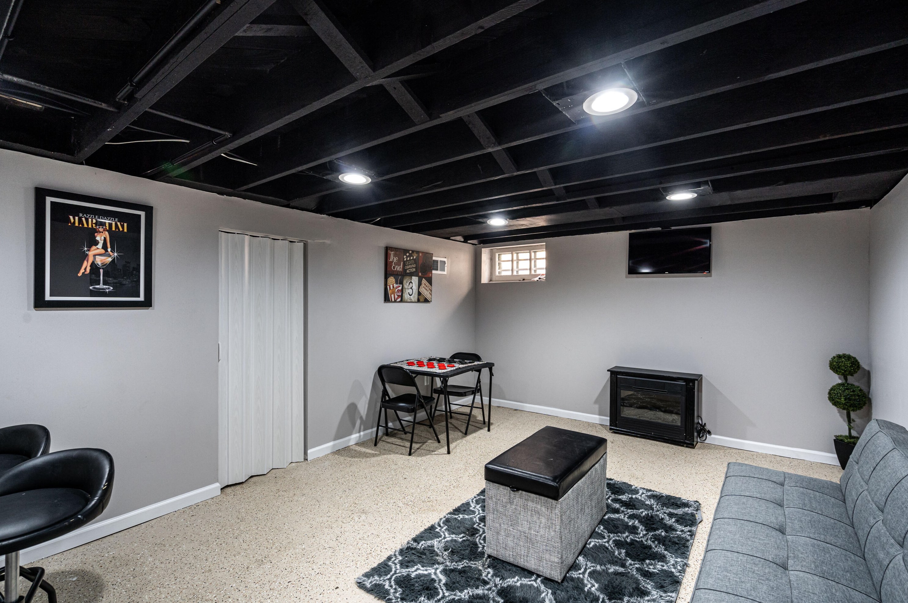 4335 48, Milwaukee WI 53220-1512 exterior