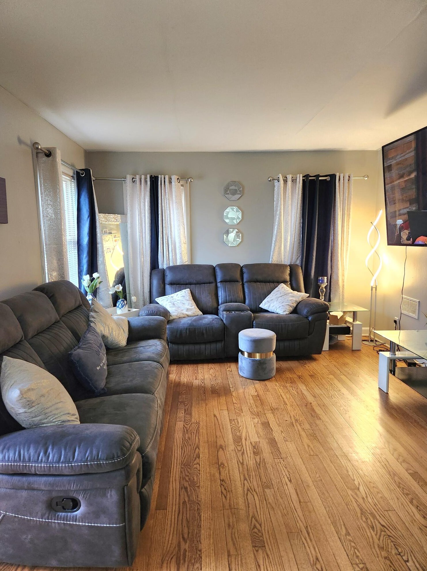 4472 56th St, Milwaukee, WI 53218-5606