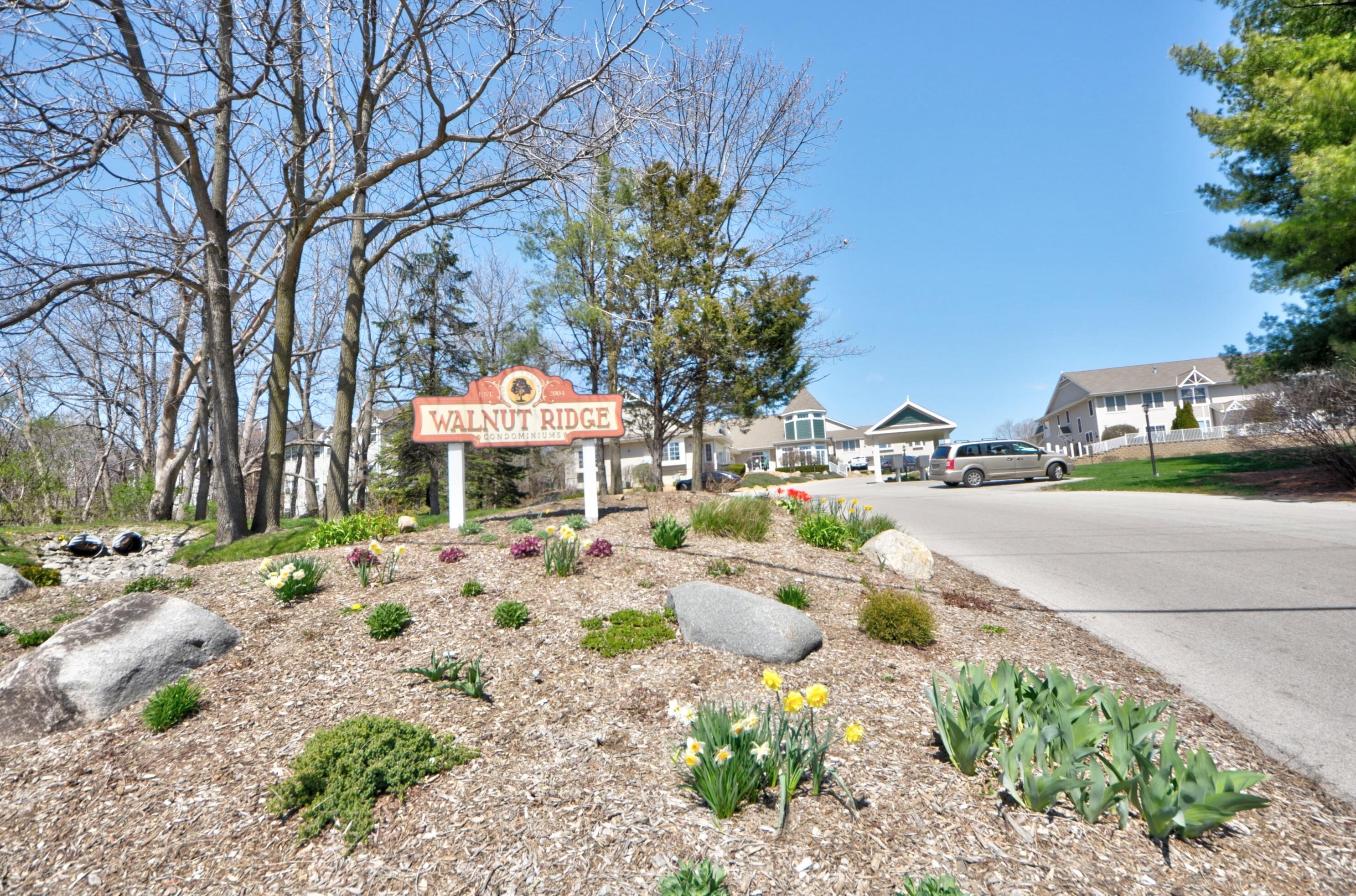 6235 Walnut Ln, Cudahy WI  53110-3454 exterior