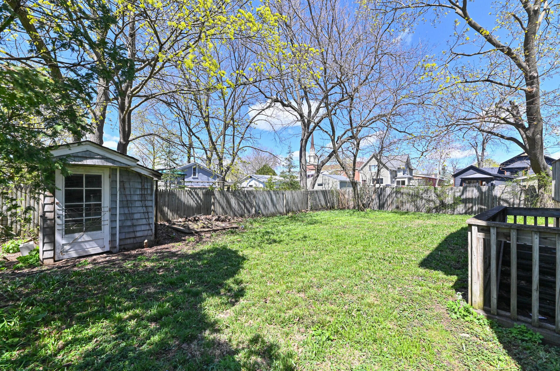 404 State St, Oconomowoc, WI 53066-3739