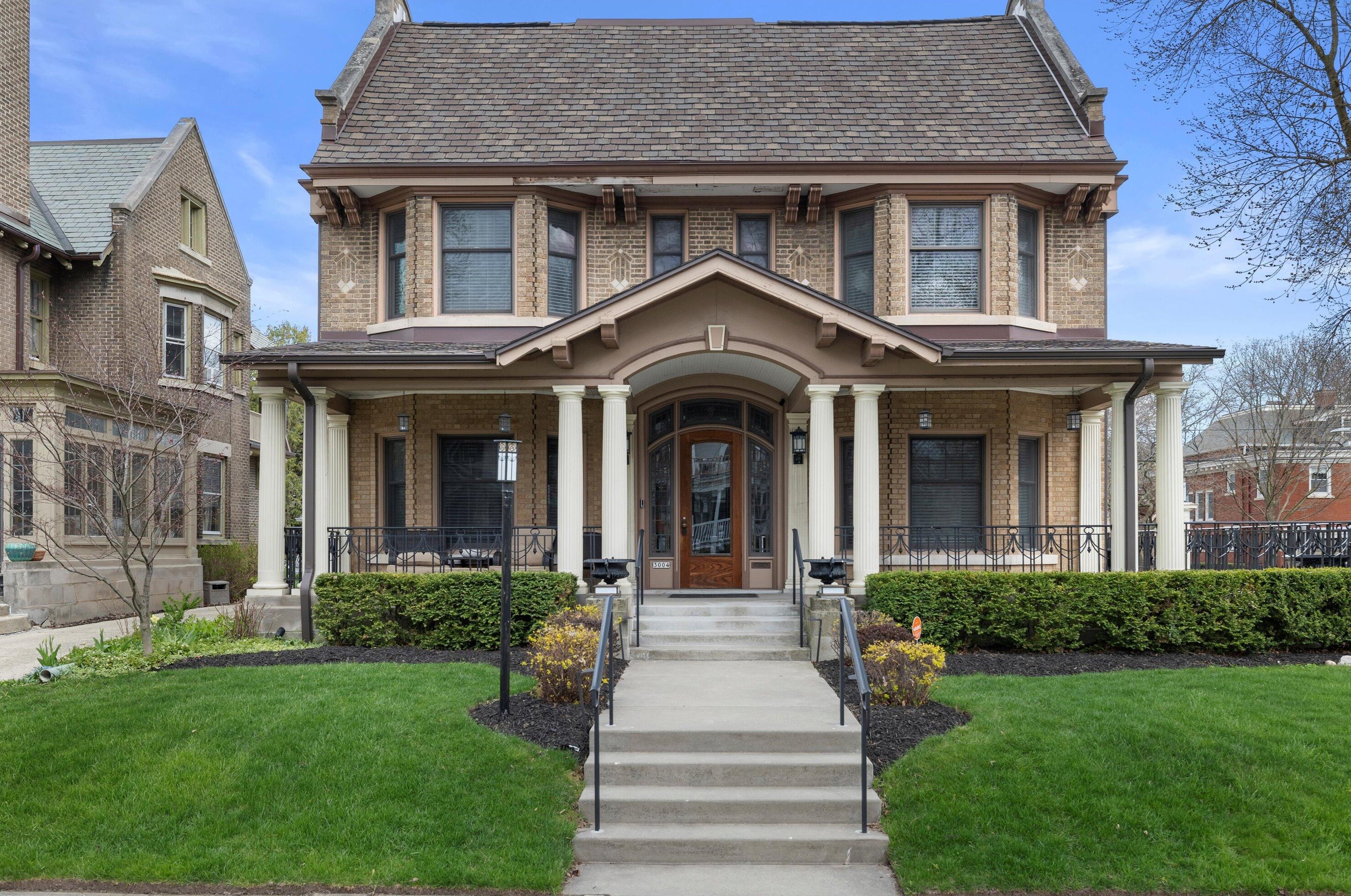 3004 Hackett Ave, Milwaukee WI 53211-3444 exterior