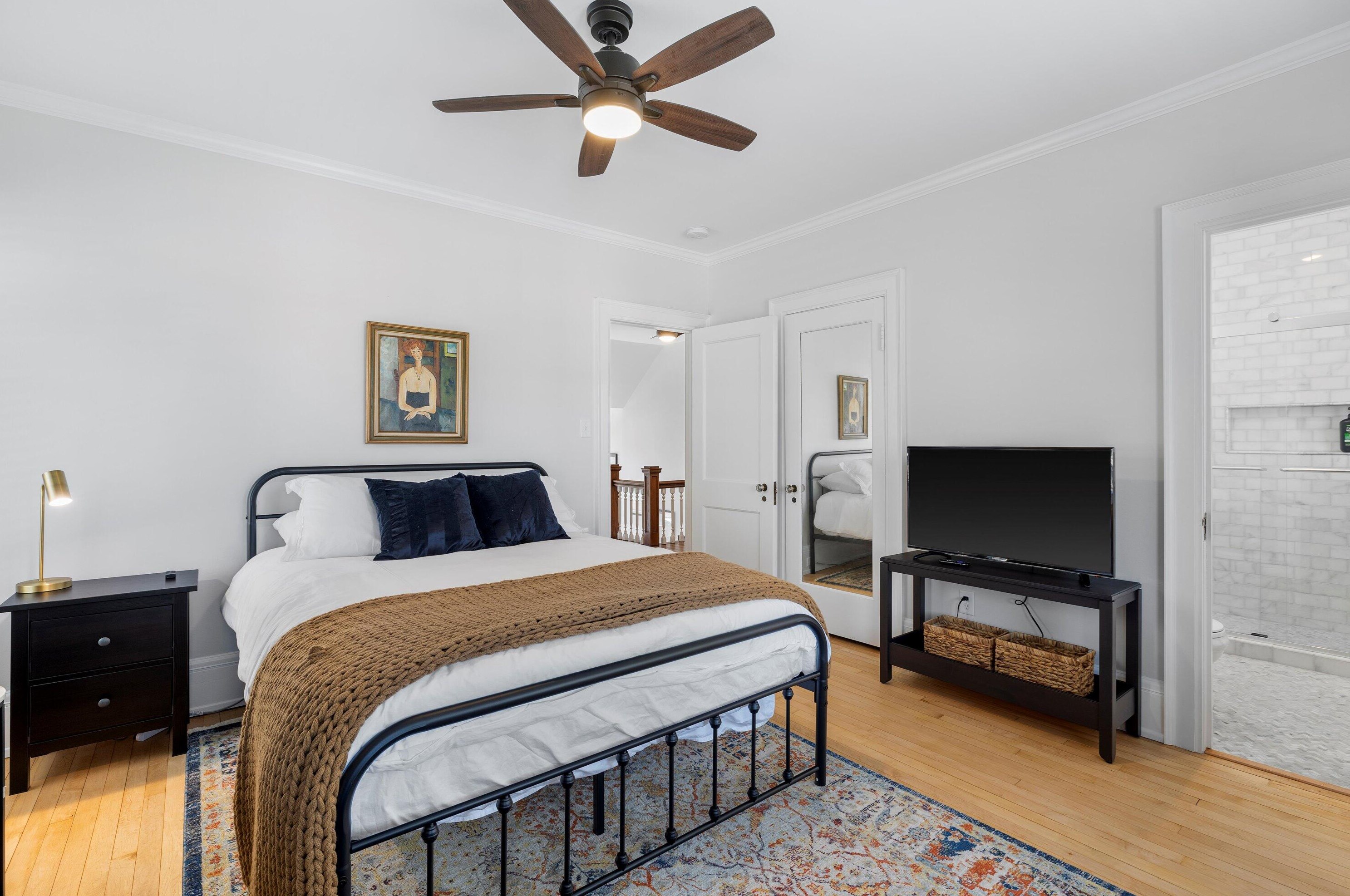 3004 Hackett Ave, Milwaukee WI 53211-3444 exterior