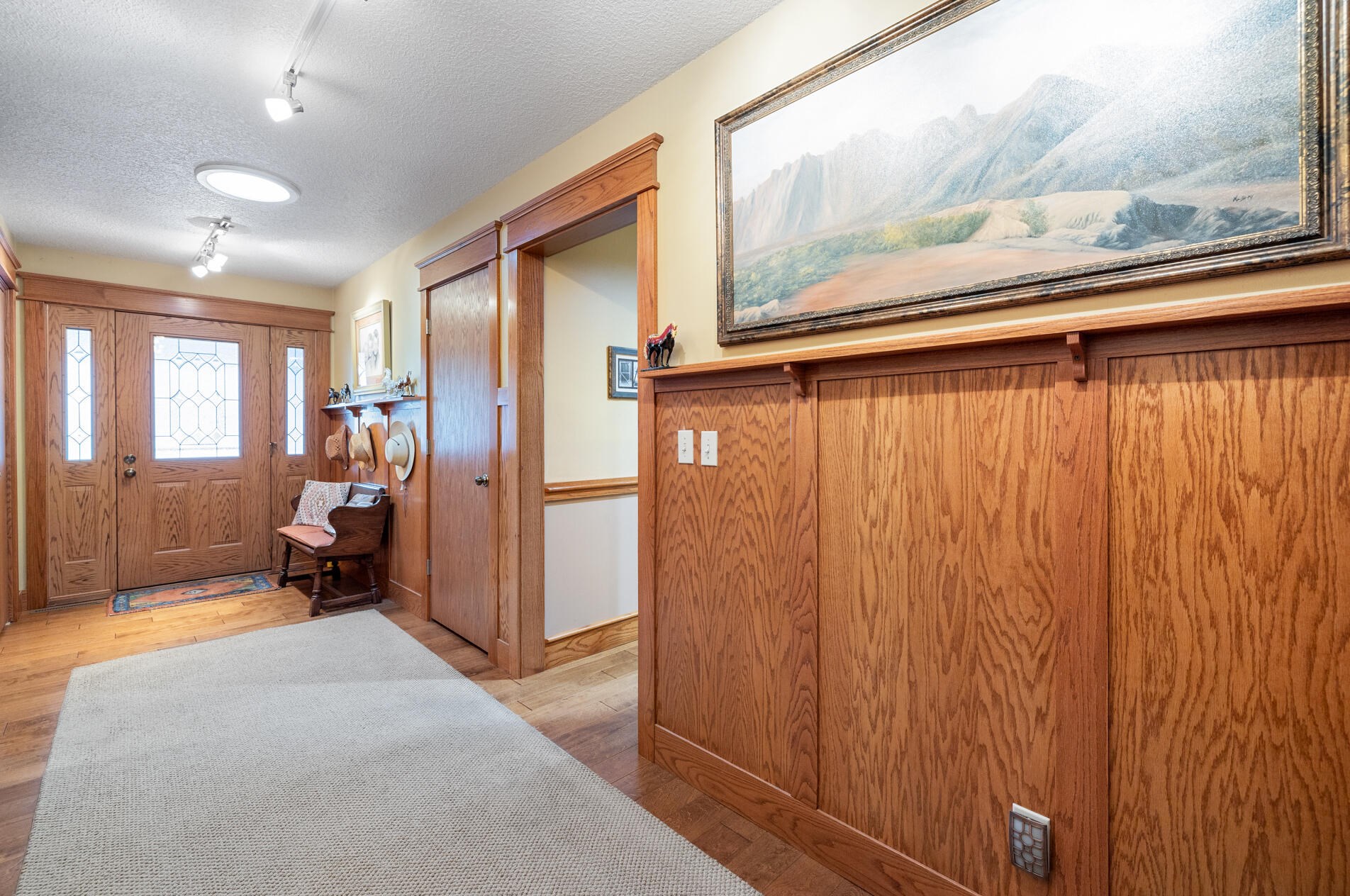 1402 Hidden Fields Dr, West Bend, WI 53095-4570