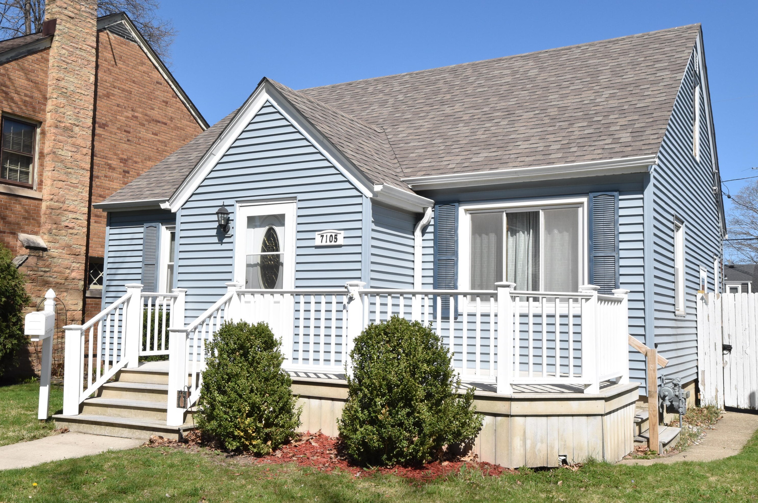 7105 41st Ave, Kenosha, WI 53142
