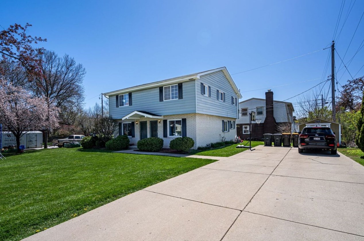 11909 Watertown Plank Rd, Milwaukee, WI 53226-3324