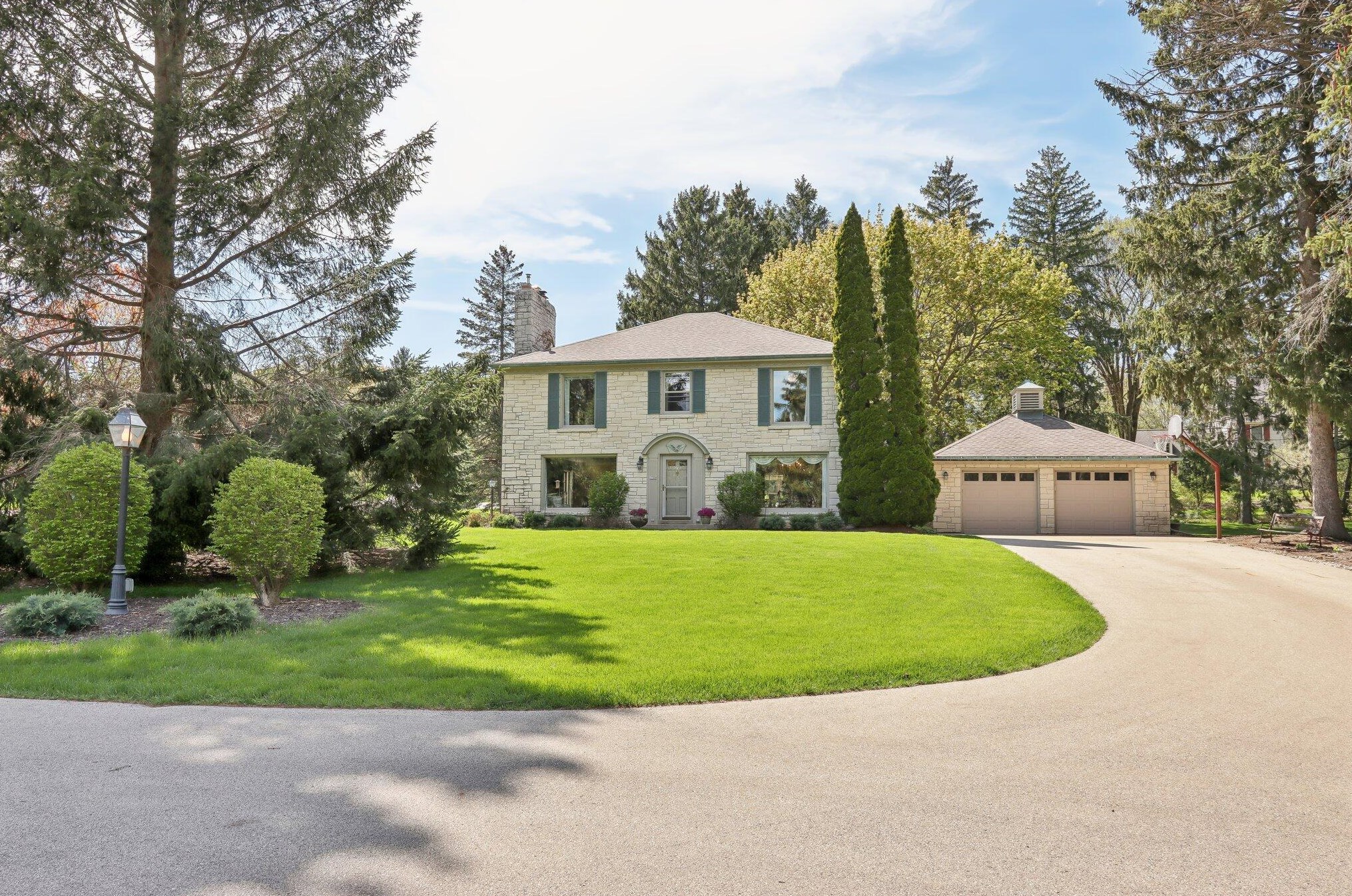 17350 Morningview Ct, Brookfield, WI 53045