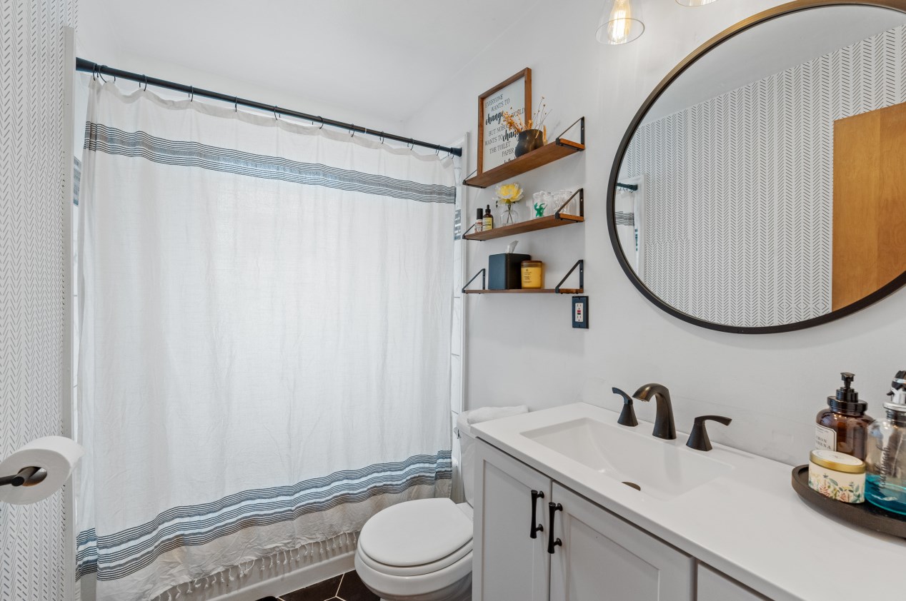 3163 22nd St, Milwaukee WI  53215-4404 exterior