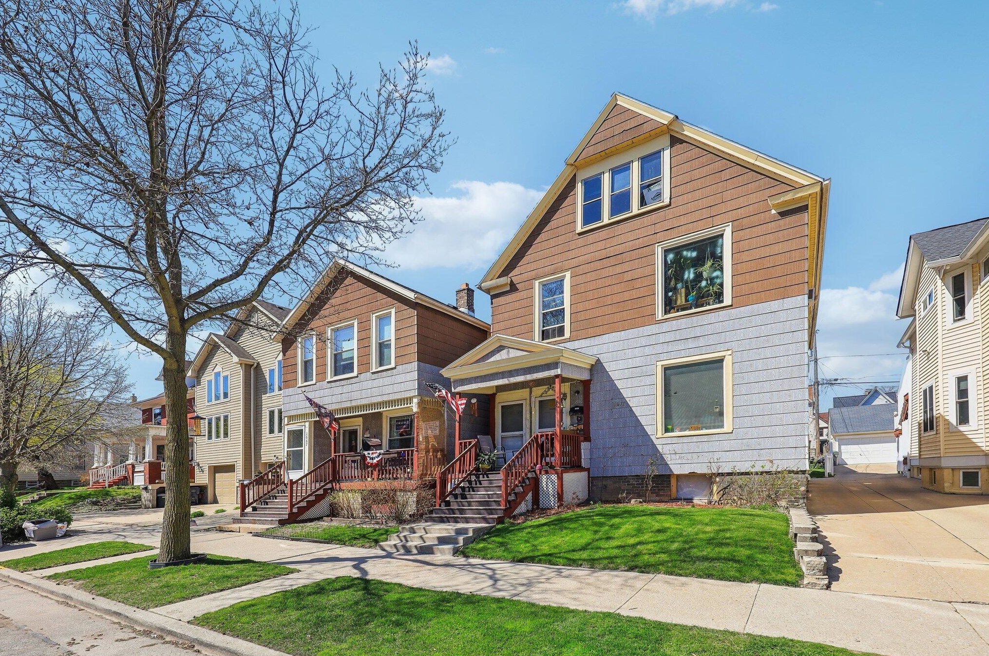 1671 Franklin Pl, Milwaukee, WI 53202-2201