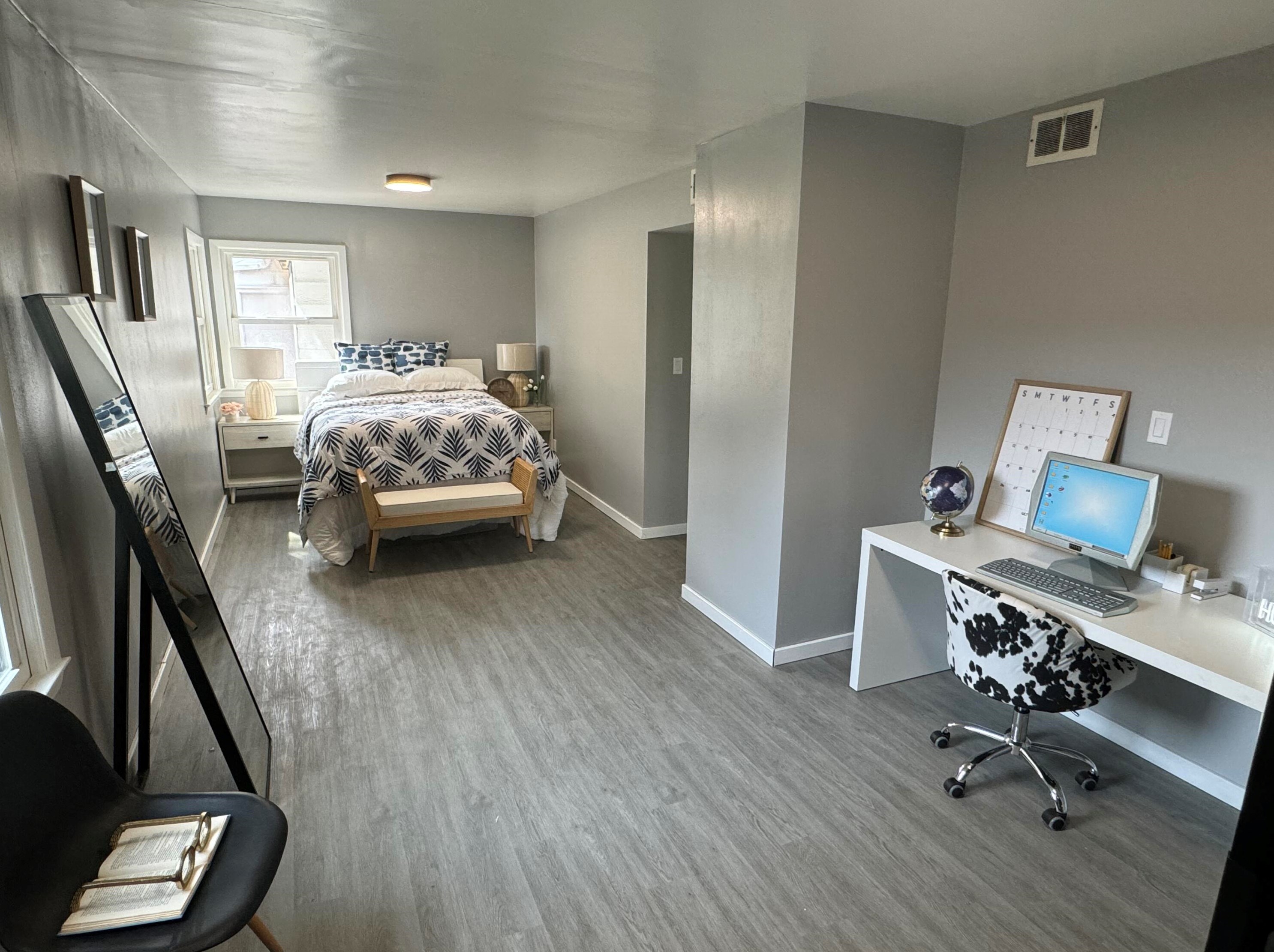 7271 Seneca Ave, Milwaukee WI 53217-3870 exterior