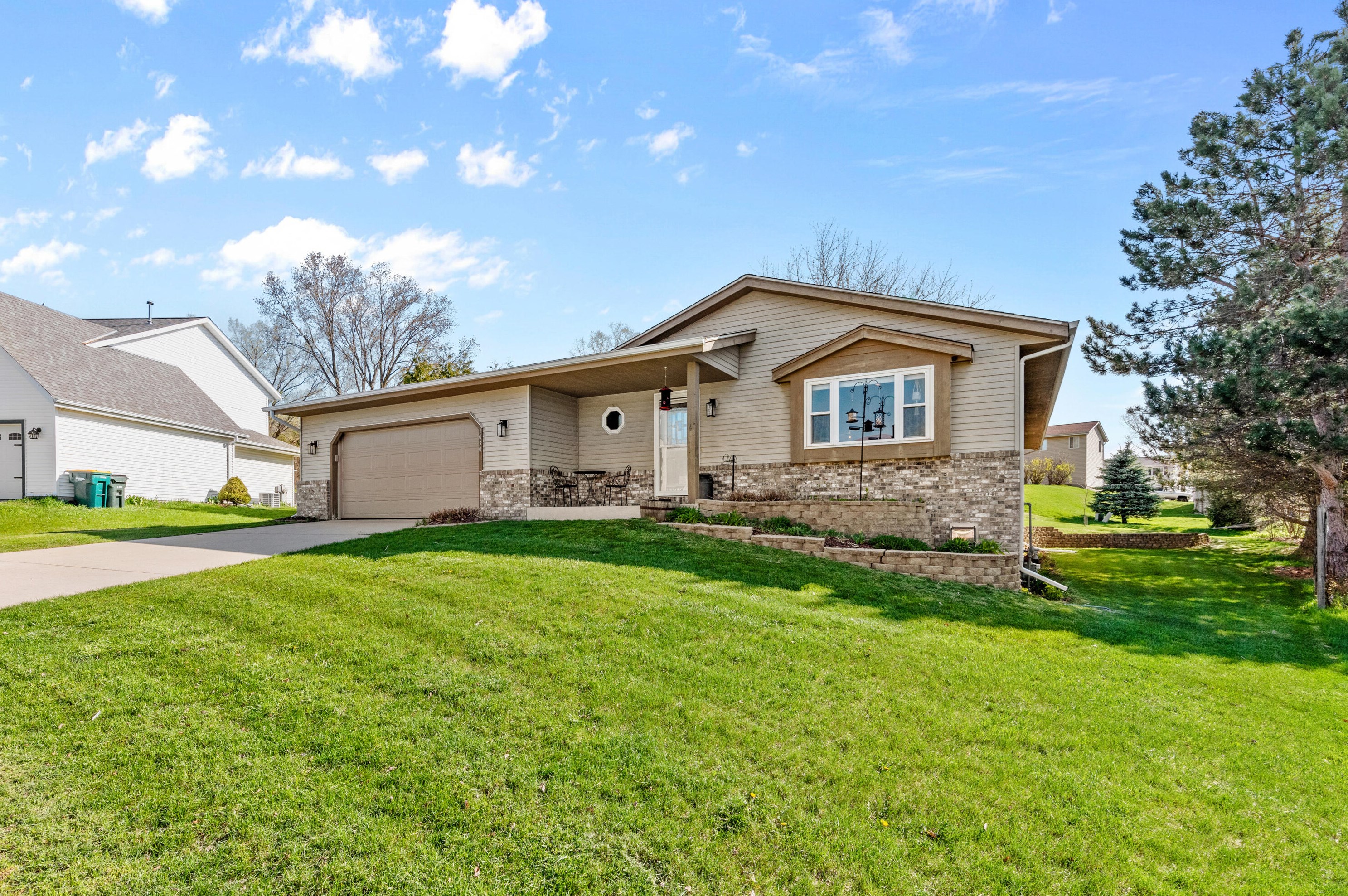 1030 Shepherds Dr, West Bend, WI 53090-8463