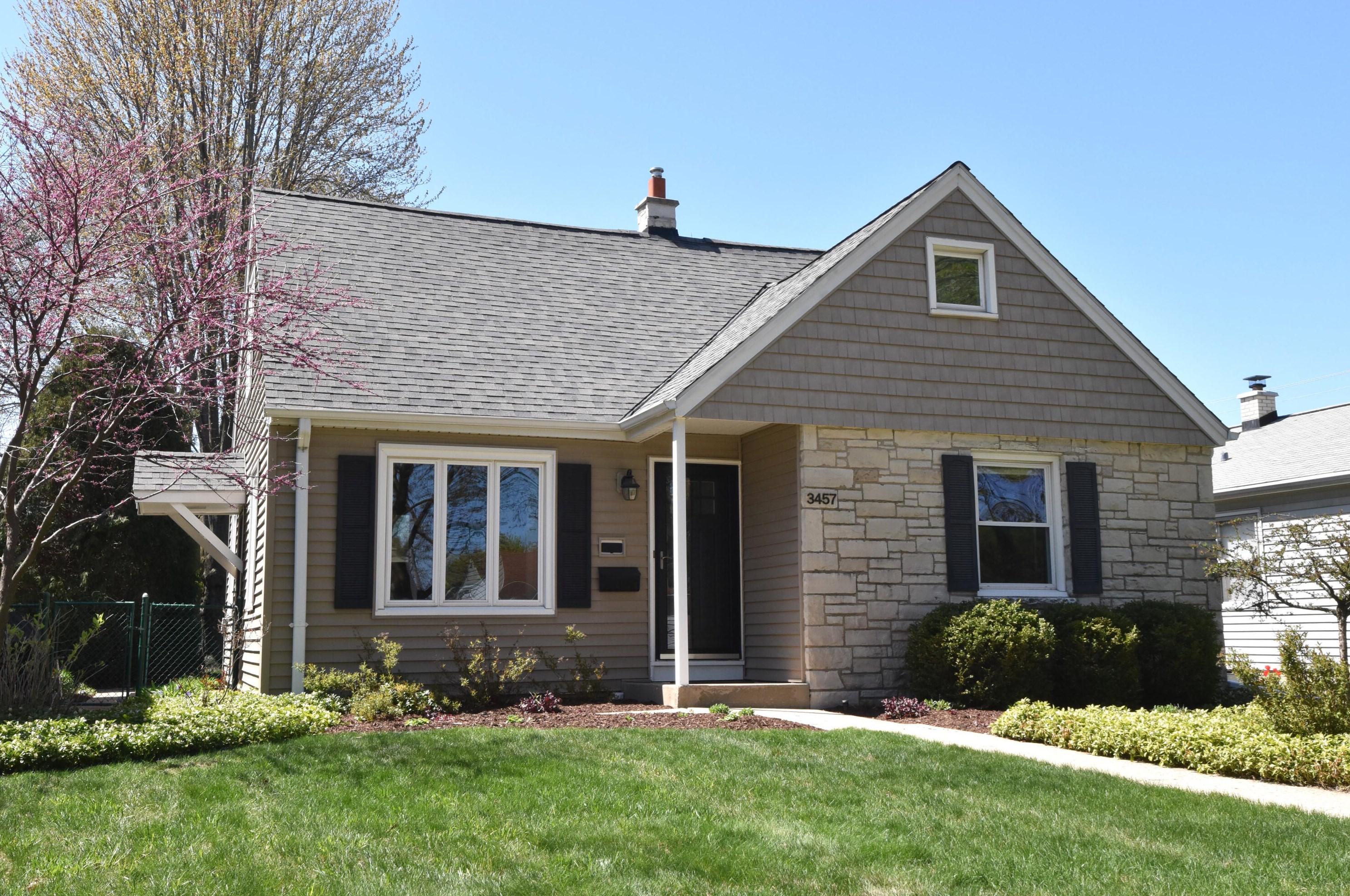 3457 79th St, Milwaukee, WI 53219-3828