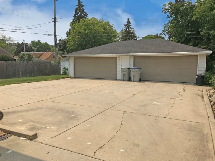 5121 106th St, Milwaukee WI 53225-3929 exterior