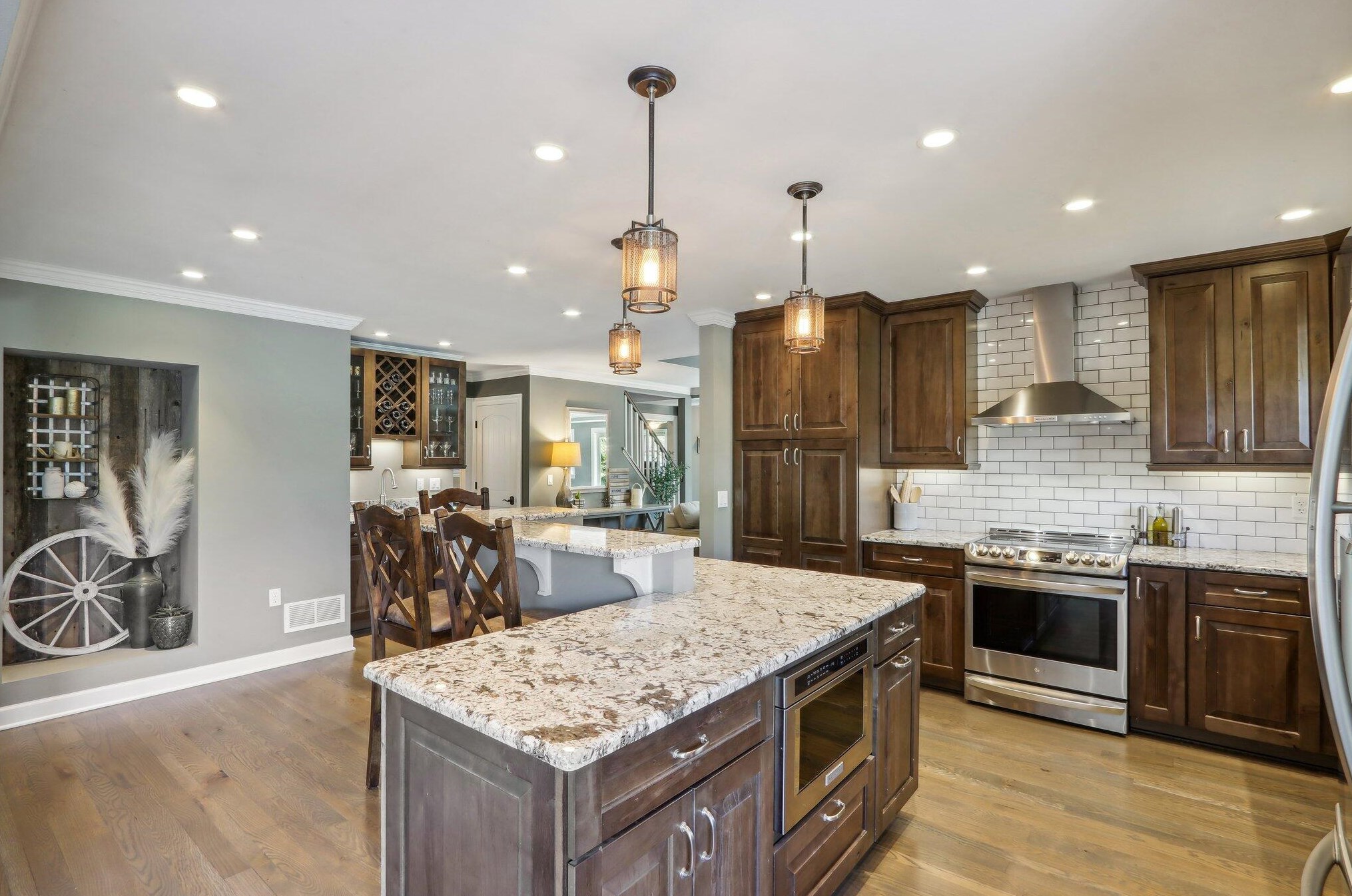 1550 Hickory Hill Ln, Brookfield, WI 53045