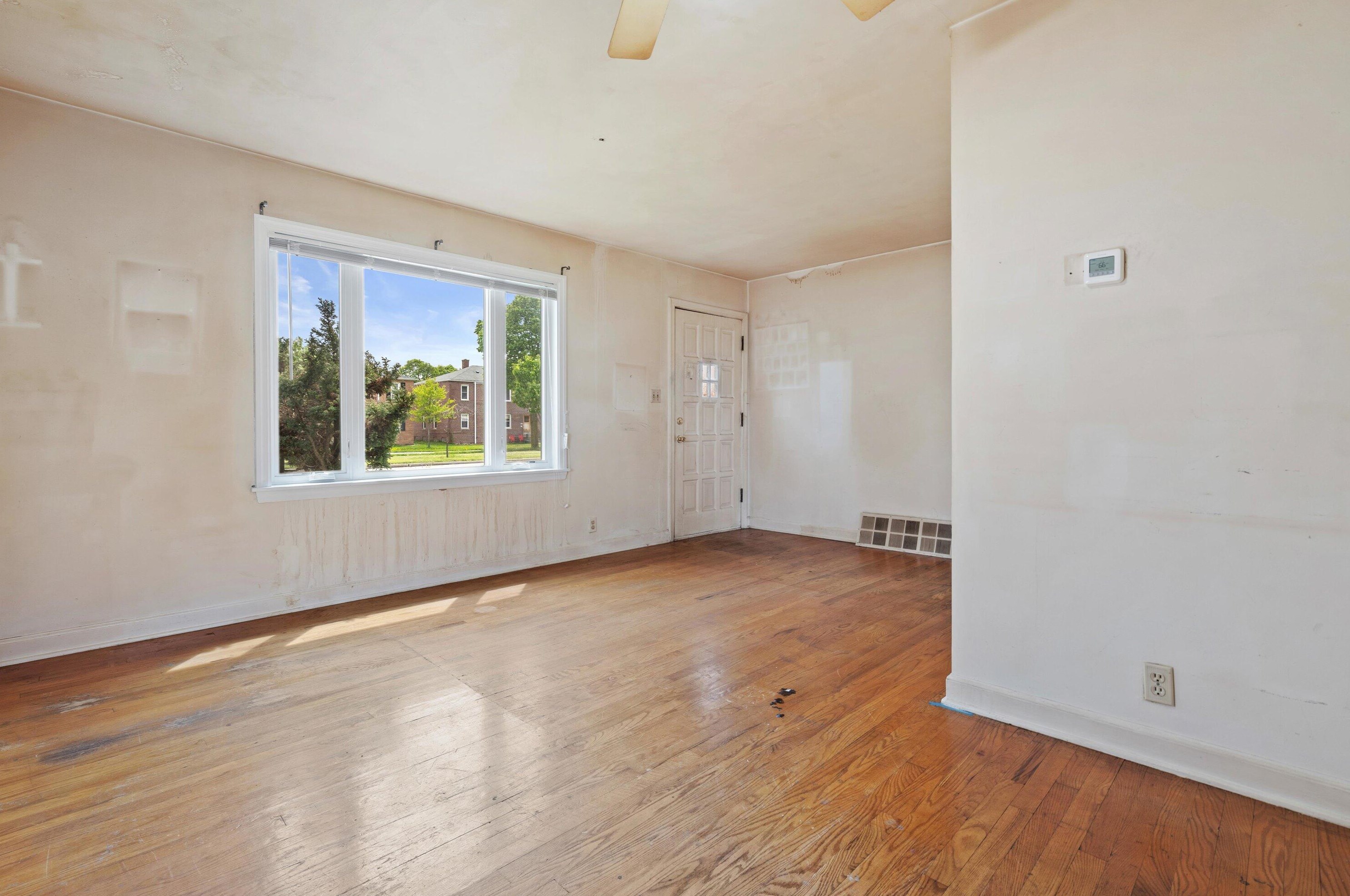 8006 Burleigh St, Milwaukee WI 53222-4919 exterior