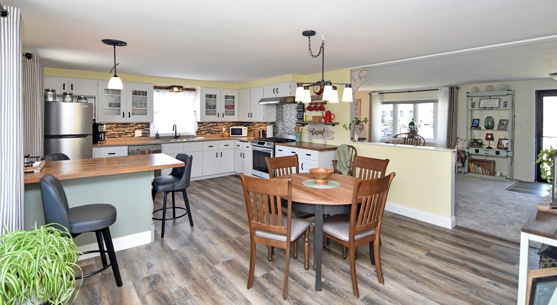 8645 33rd Ave, Kenosha, WI 53142