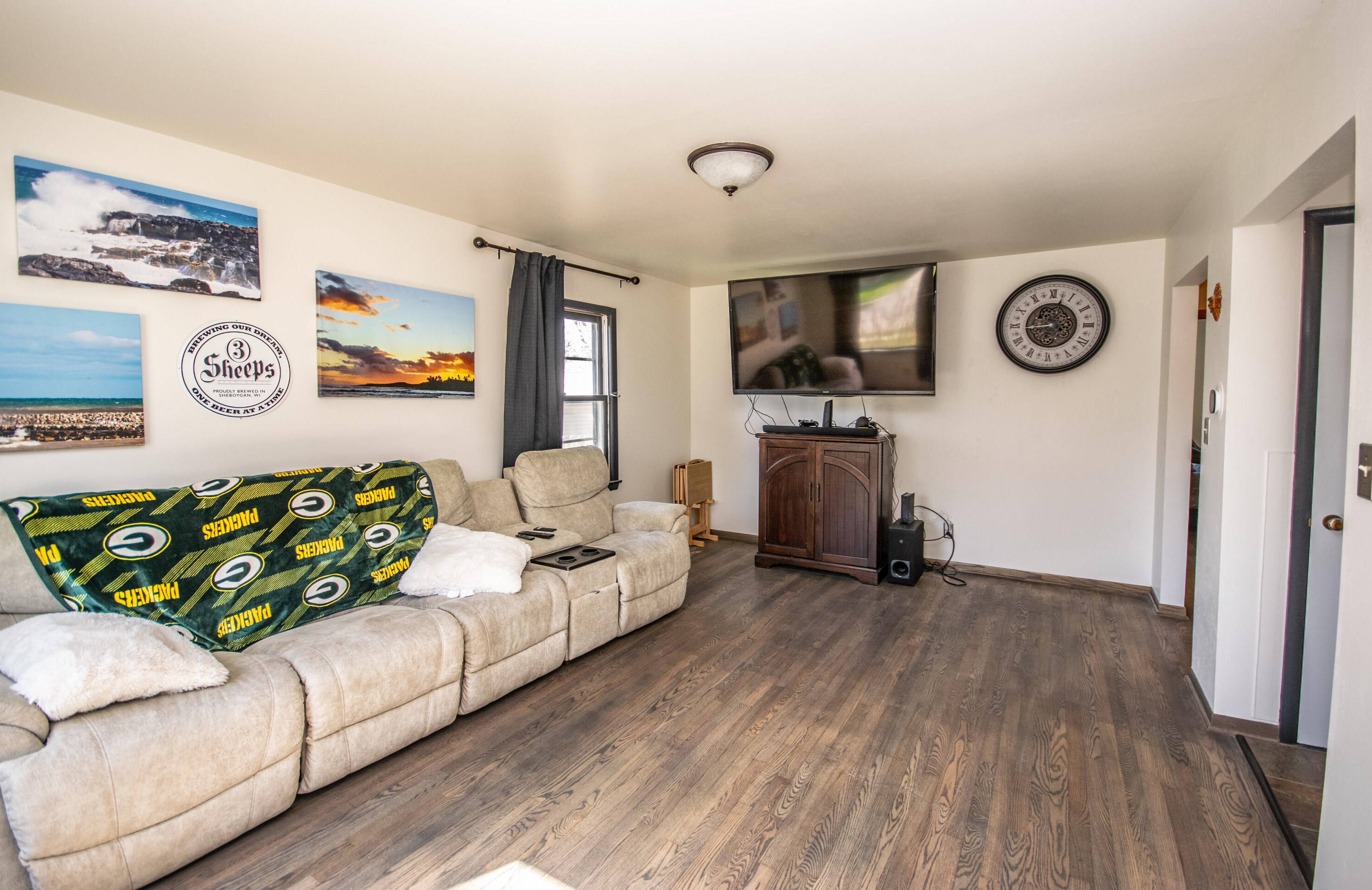 417 S Rural St, Hartford, WI 53027