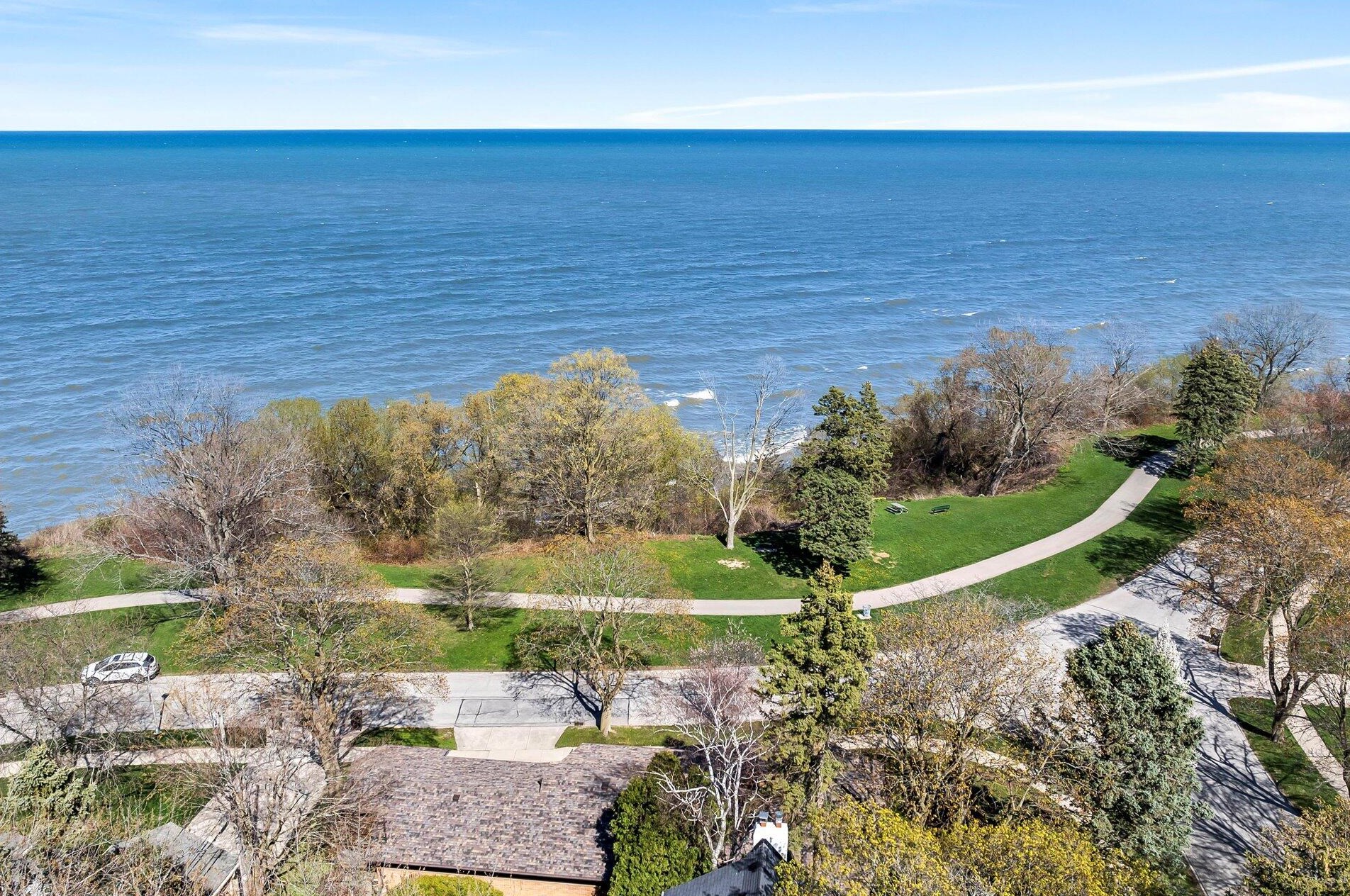 4445 S Sheridan Dr, Cudahy, WI 53110