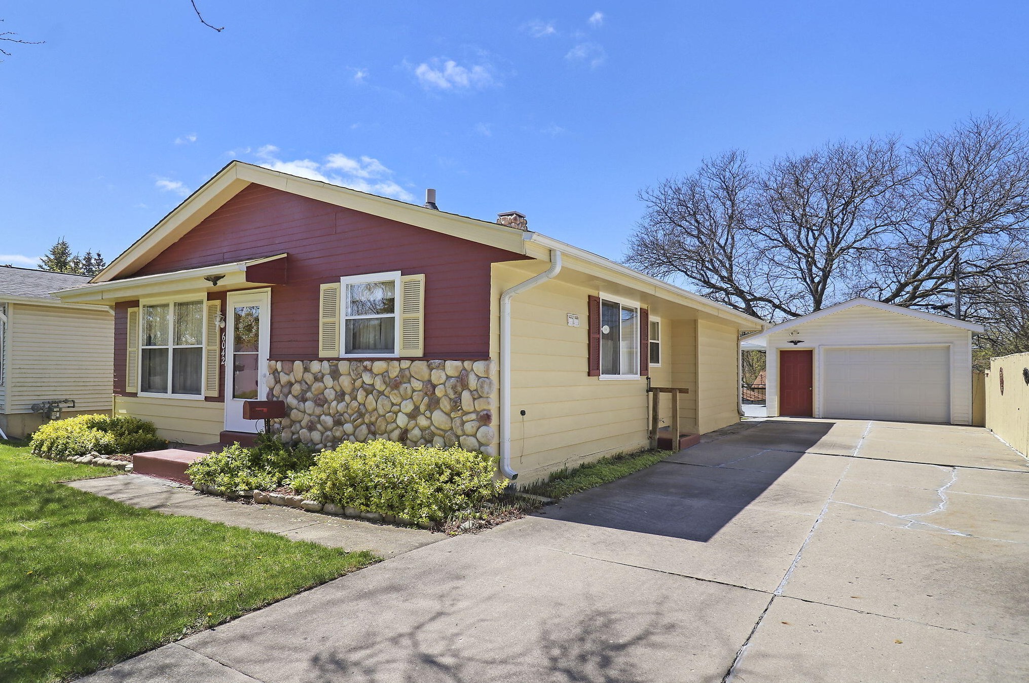6042 48th Ave, Kenosha, WI 53142