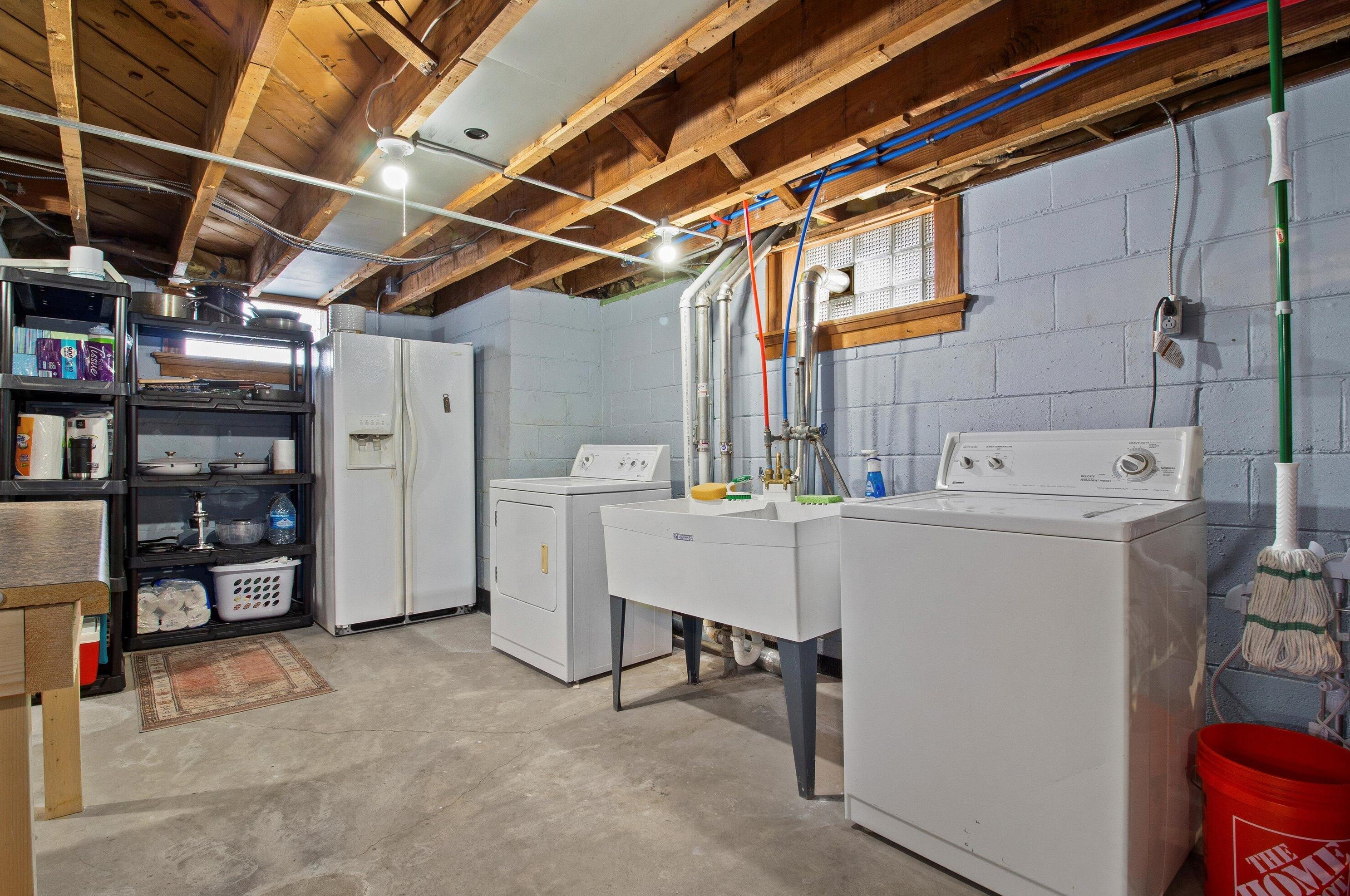 2936 80th St, Milwaukee WI  53219-2703 exterior