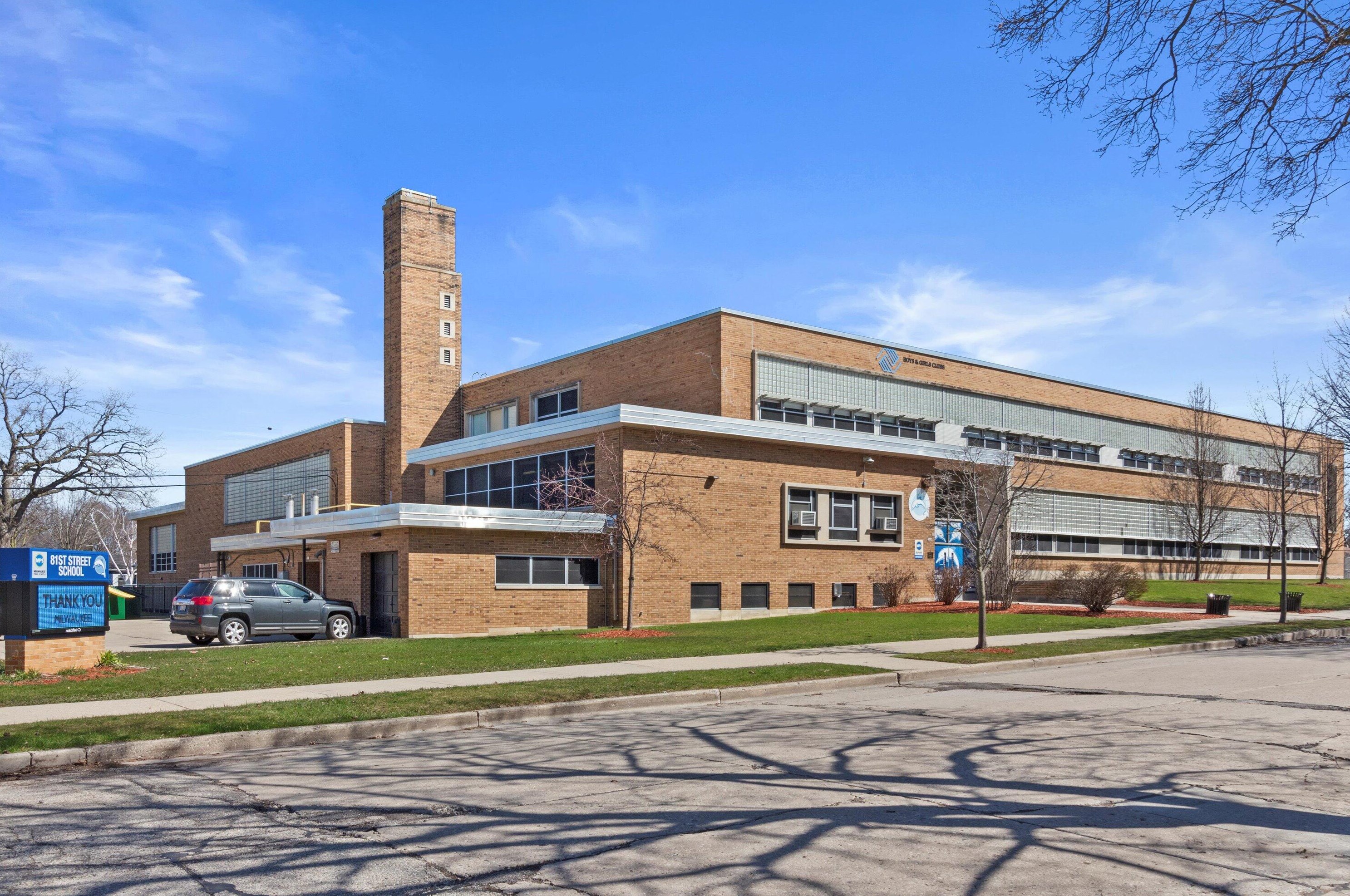 2936 80th St, Milwaukee WI  53219-2703 exterior