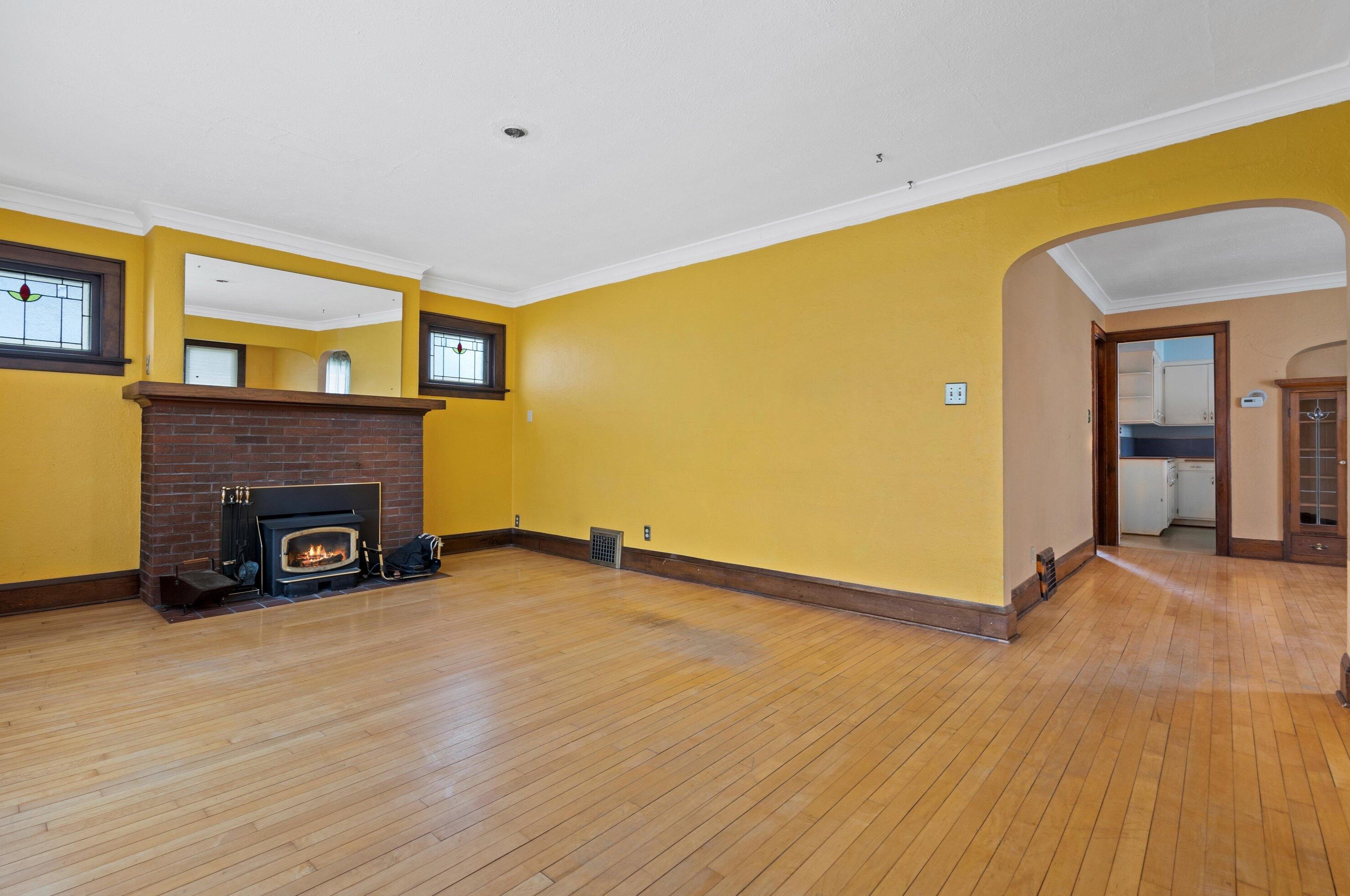 711 Michigan Ave, South Milwaukee, WI 53172