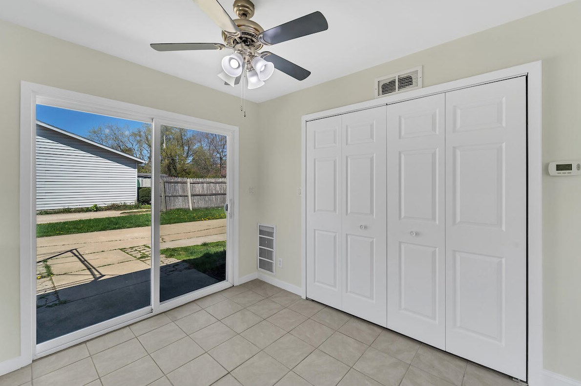 5035 39 Ave, Kenosha WI 53144-2635 exterior