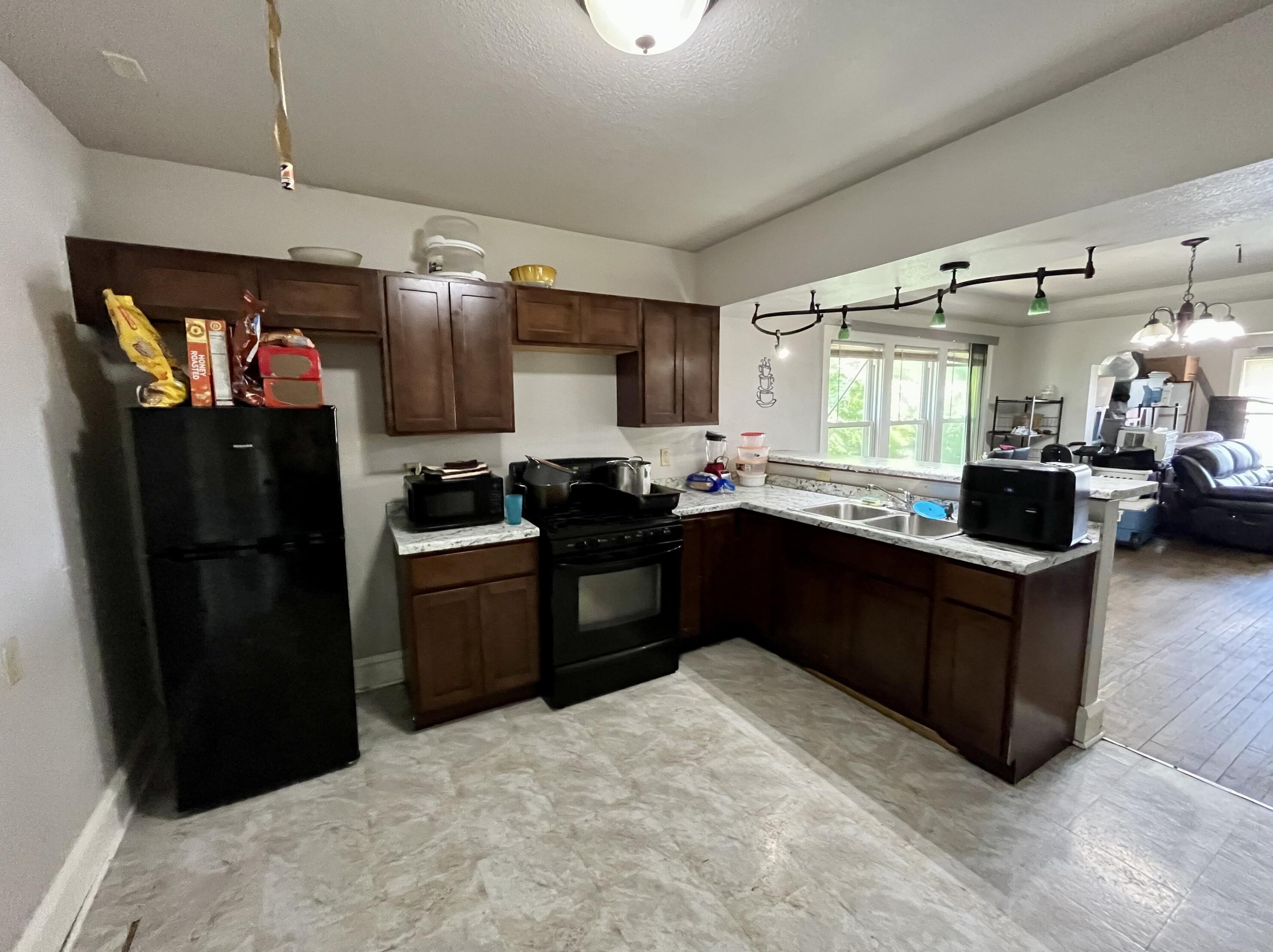 2926 Melvina St, Milwaukee WI 53216-2649 exterior