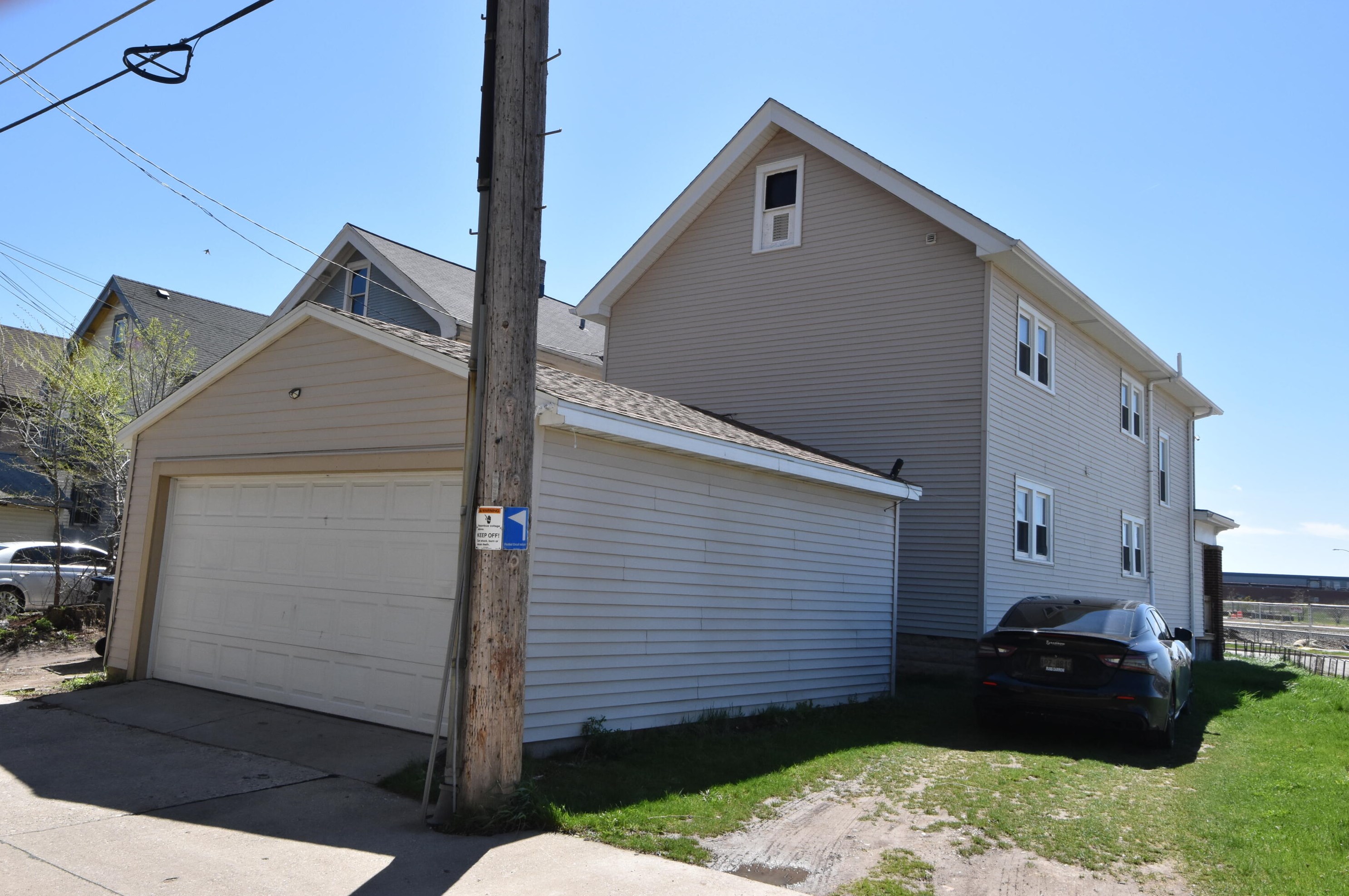 2926 Melvina St, Milwaukee WI 53216-2649 exterior